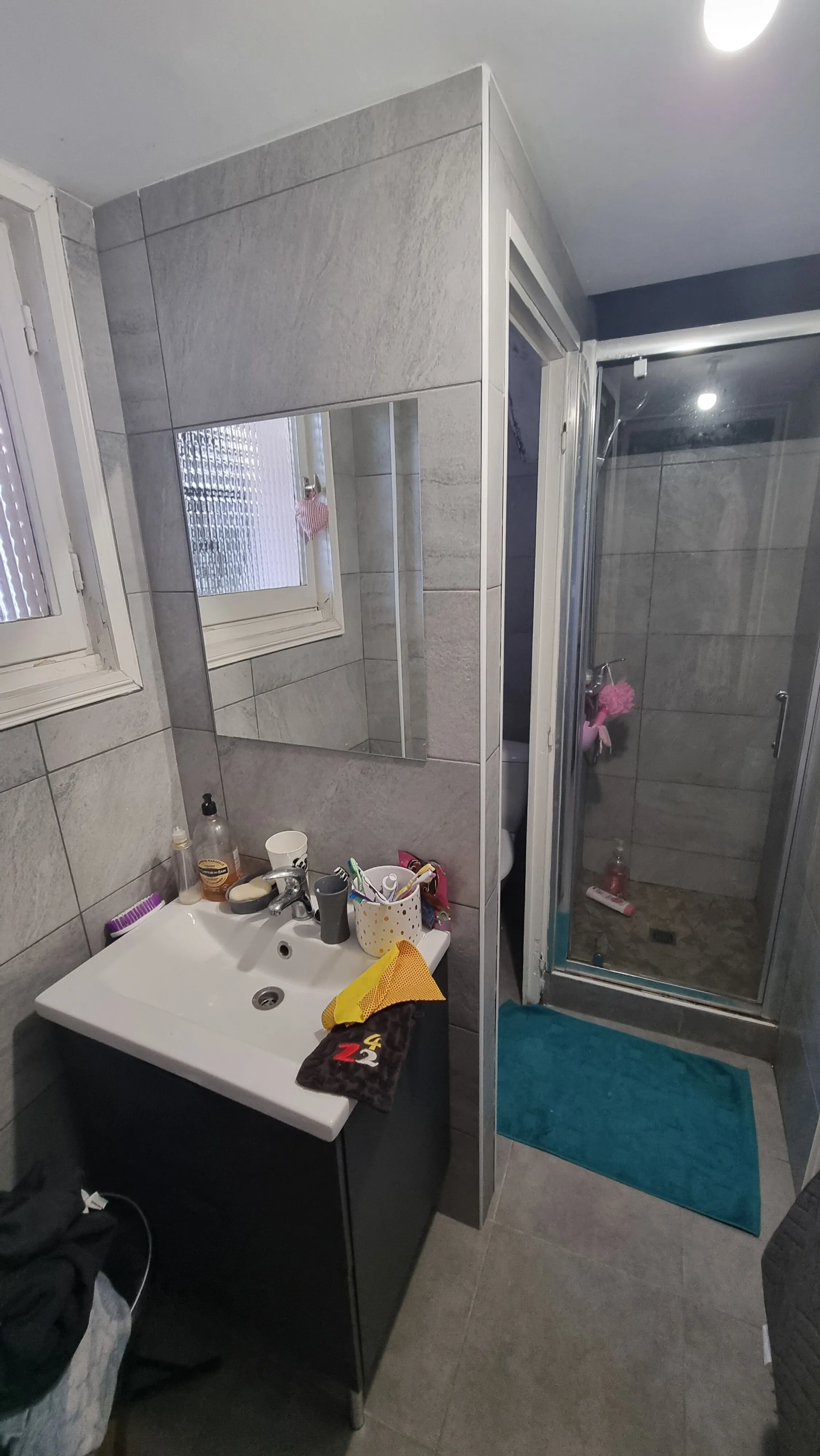 Maison à vendre à Roanne rue Hoche avec 2 chambres, terrasse et cave 