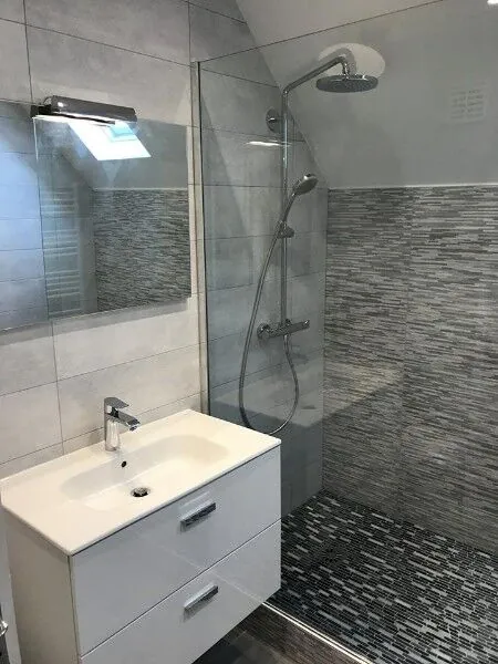 Maison neuve de 130 m² avec 4 chambres à Candor, design moderne et personnalisation possible 