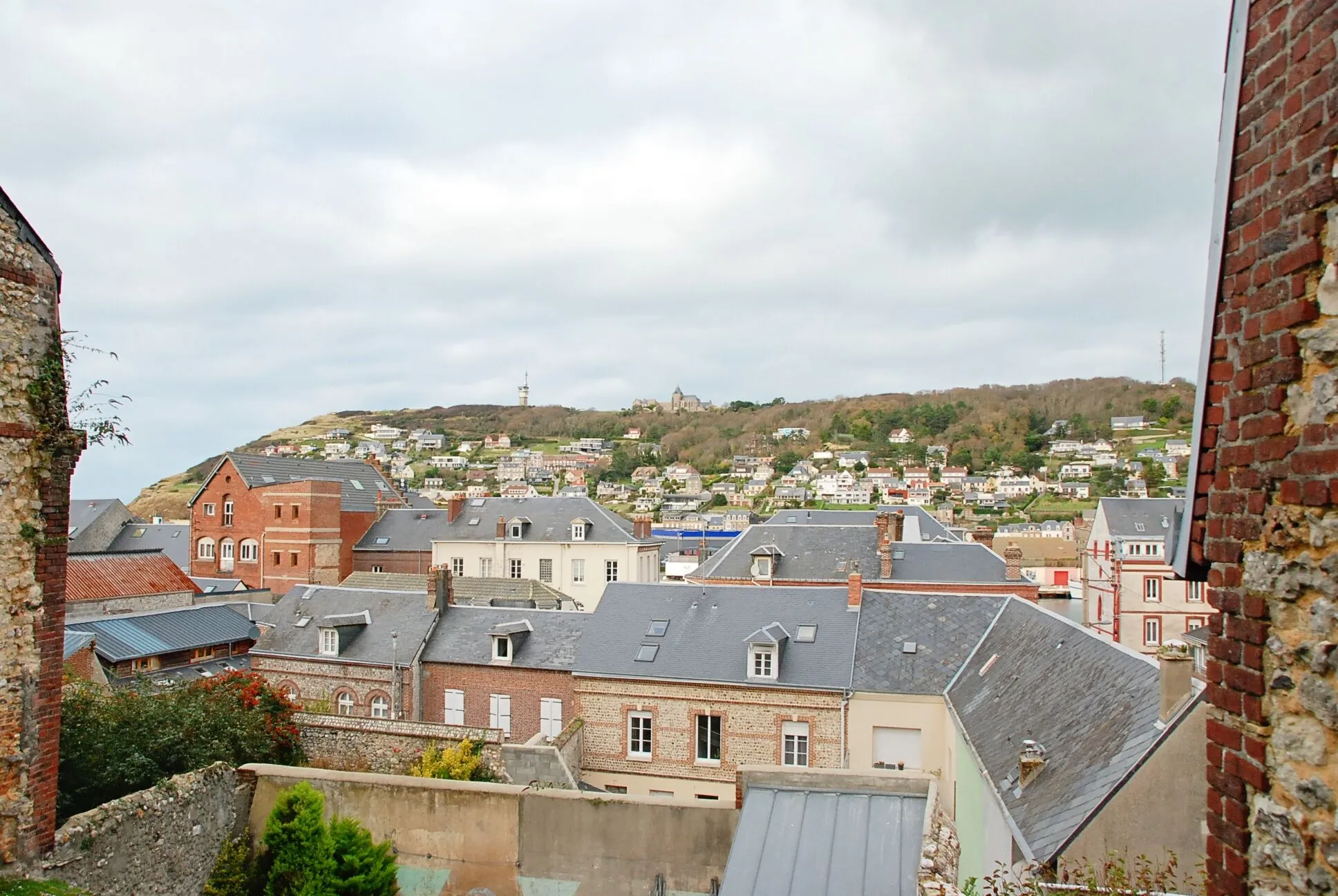 Charmante maison à Fécamp proche plage et port avec cour intérieure 