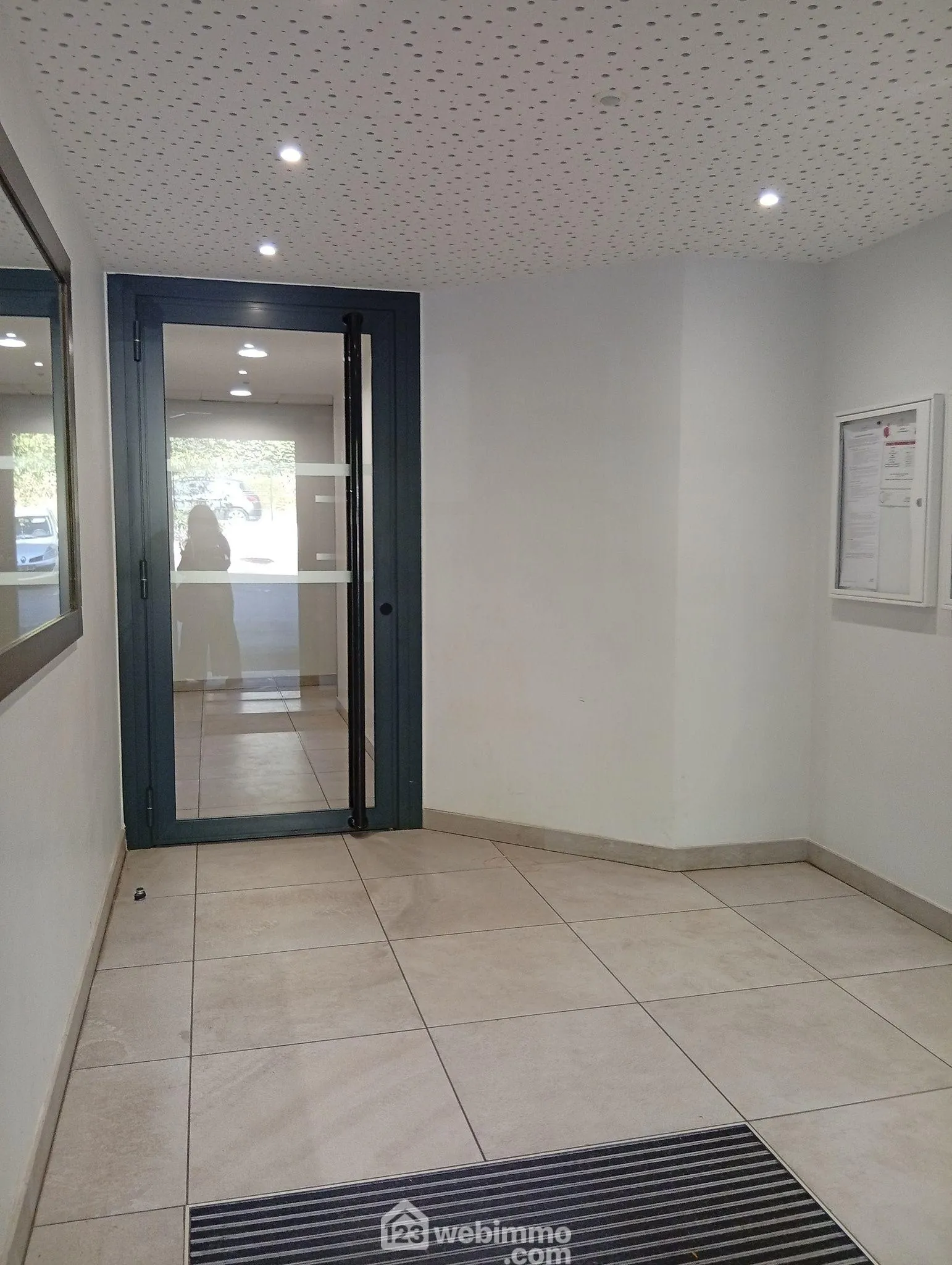 Appartement 3 pièces à vendre à Le Luc en Provence avec terrasse et parking 