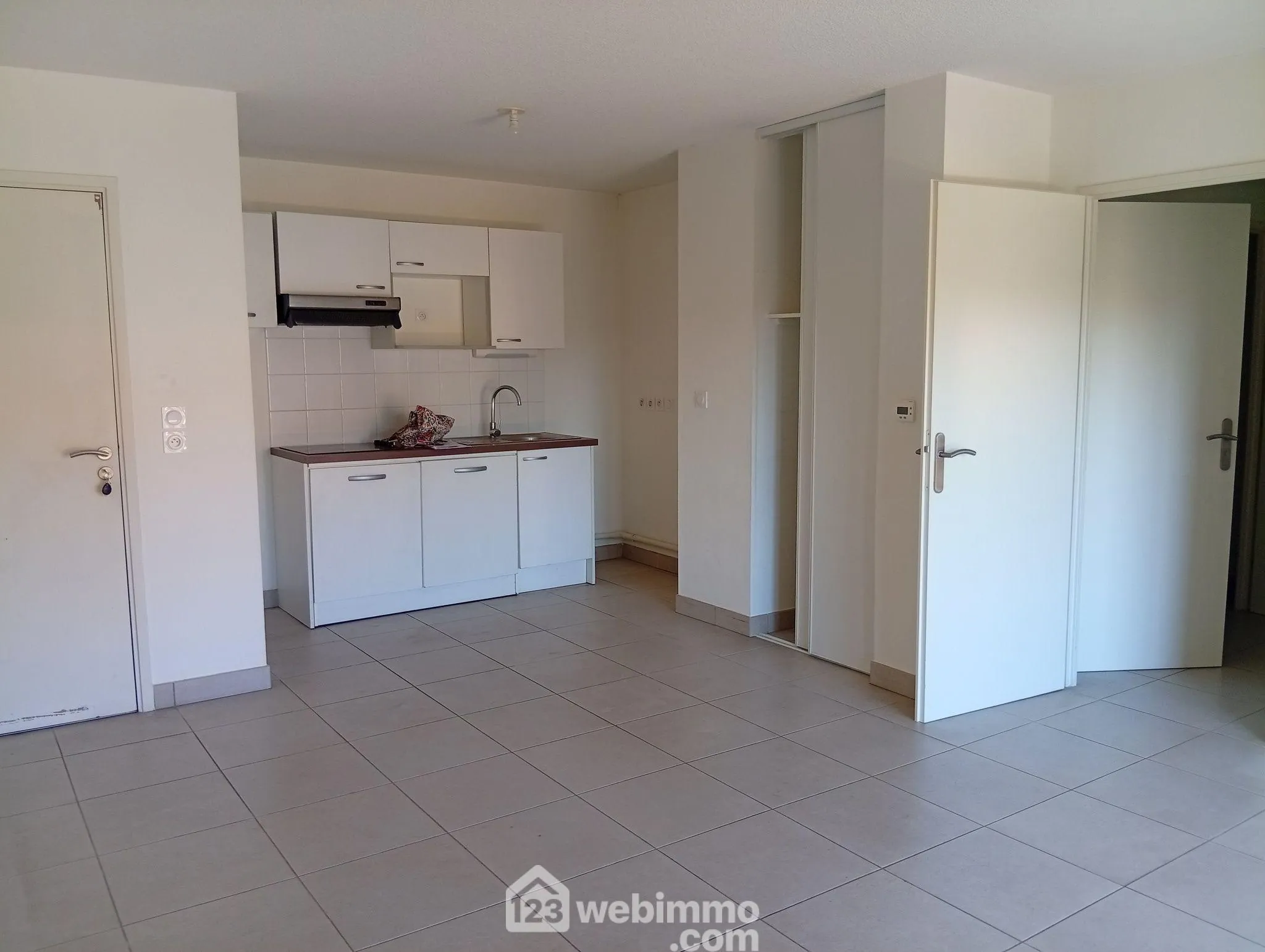 Appartement 3 pièces à vendre à Le Luc en Provence avec terrasse et parking 