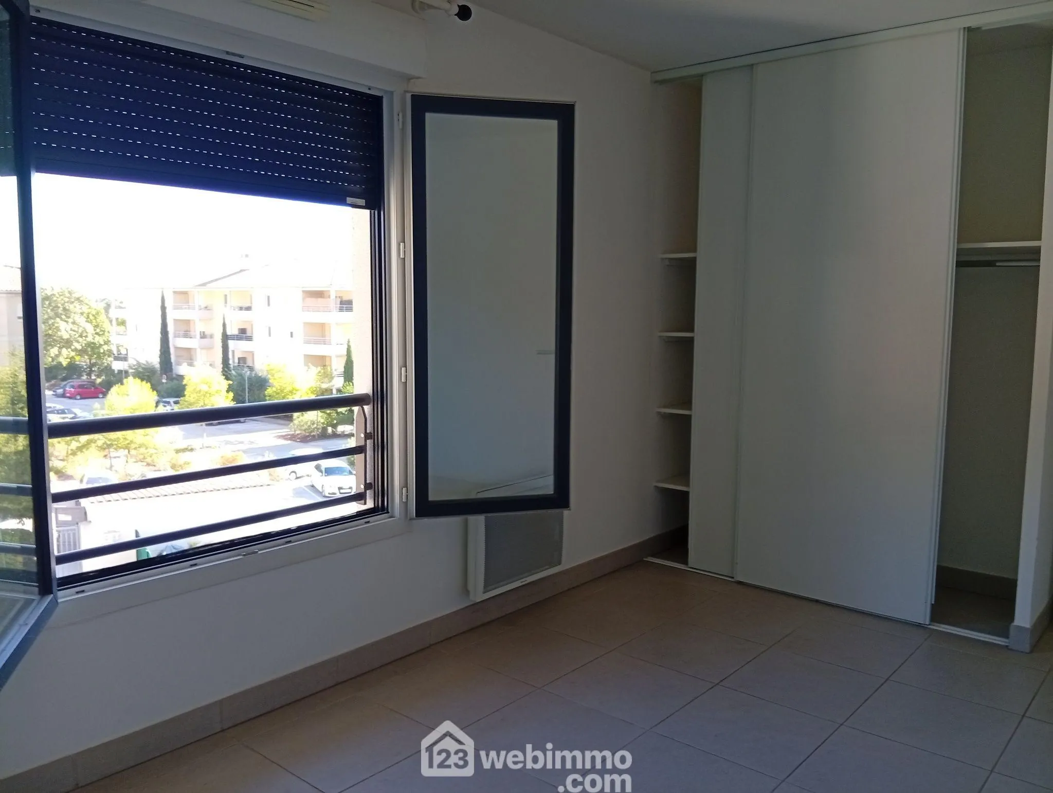 Appartement 3 pièces à vendre à Le Luc en Provence avec terrasse et parking 