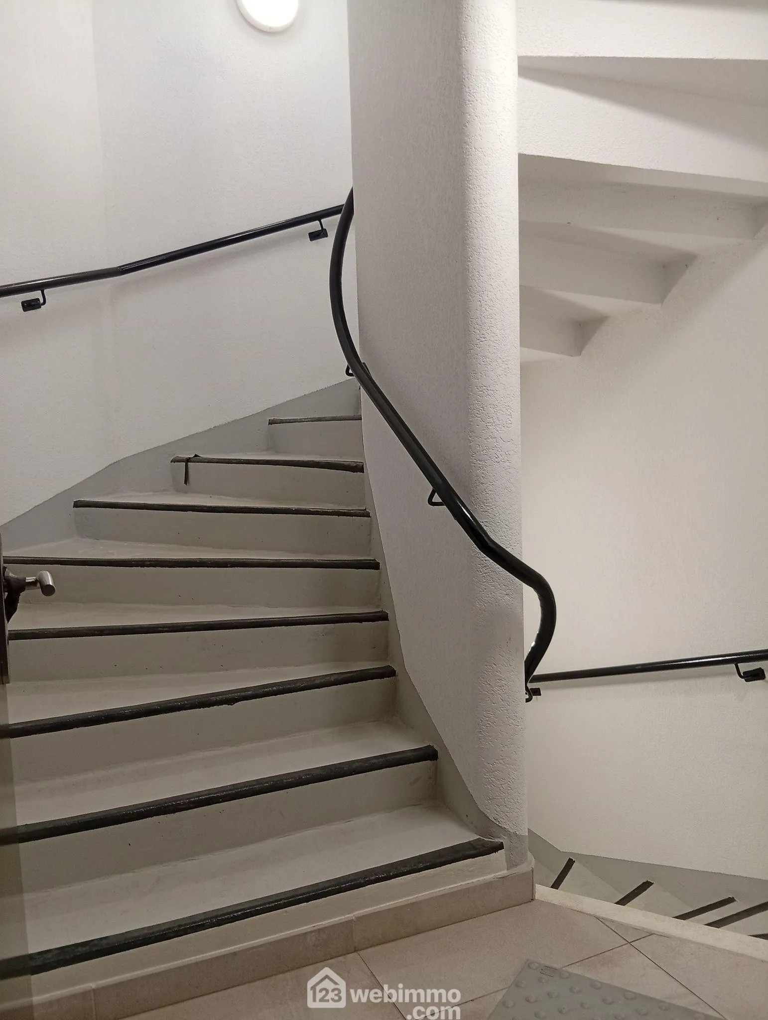 Appartement 3 pièces à vendre à Le Luc en Provence avec terrasse et parking 