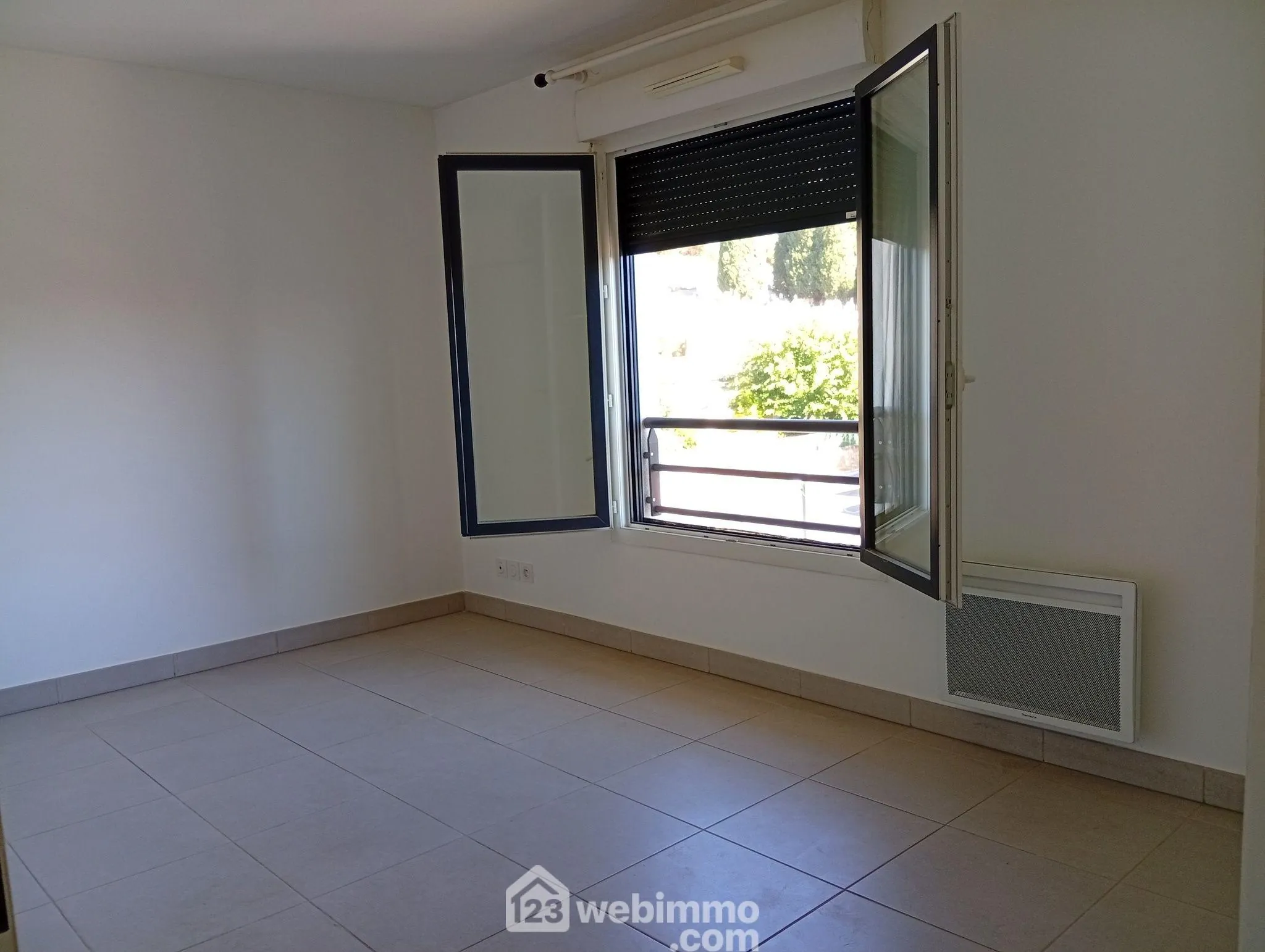 Appartement 3 pièces à vendre à Le Luc en Provence avec terrasse et parking 