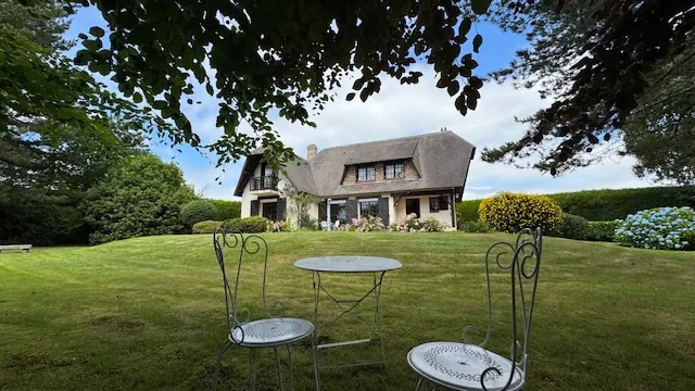 Propriété de charme de 165 m² avec jardin arboré à Saint-Martin-de-l'If 