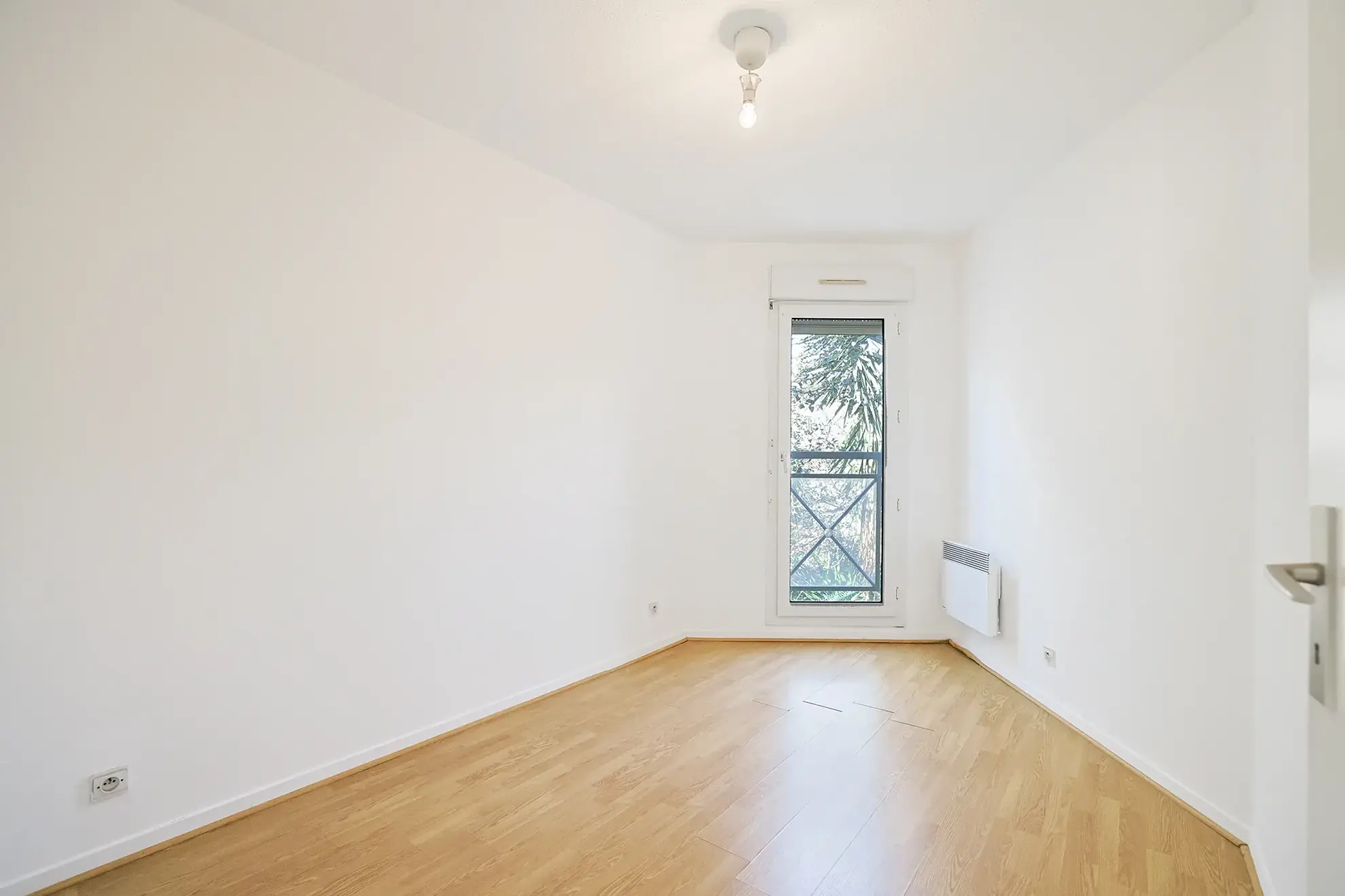 Appartement T3 de 73 m² avec balcon et parking à Hyères en vente 