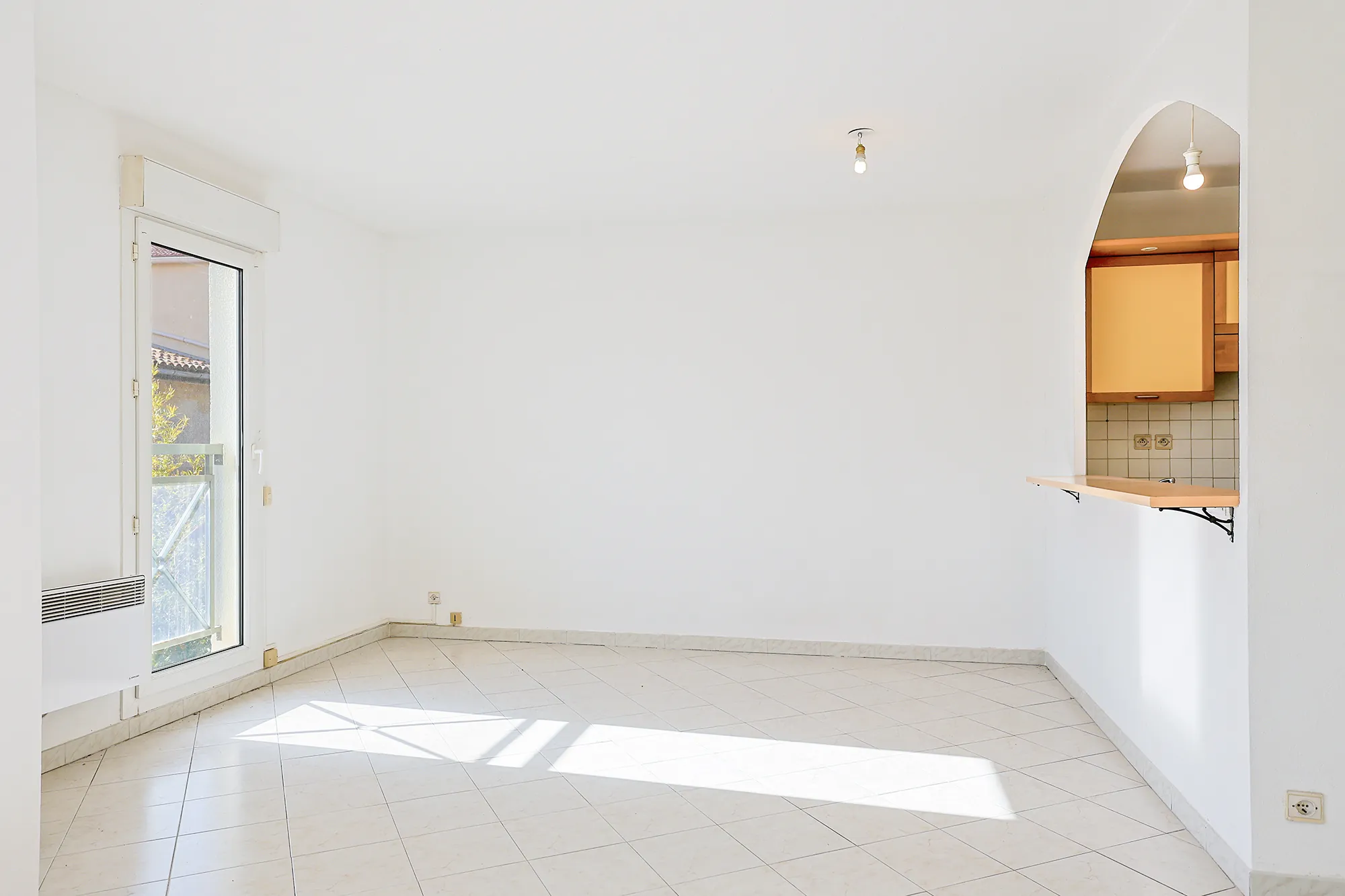 Appartement T3 de 73 m² avec balcon et parking à Hyères en vente 
