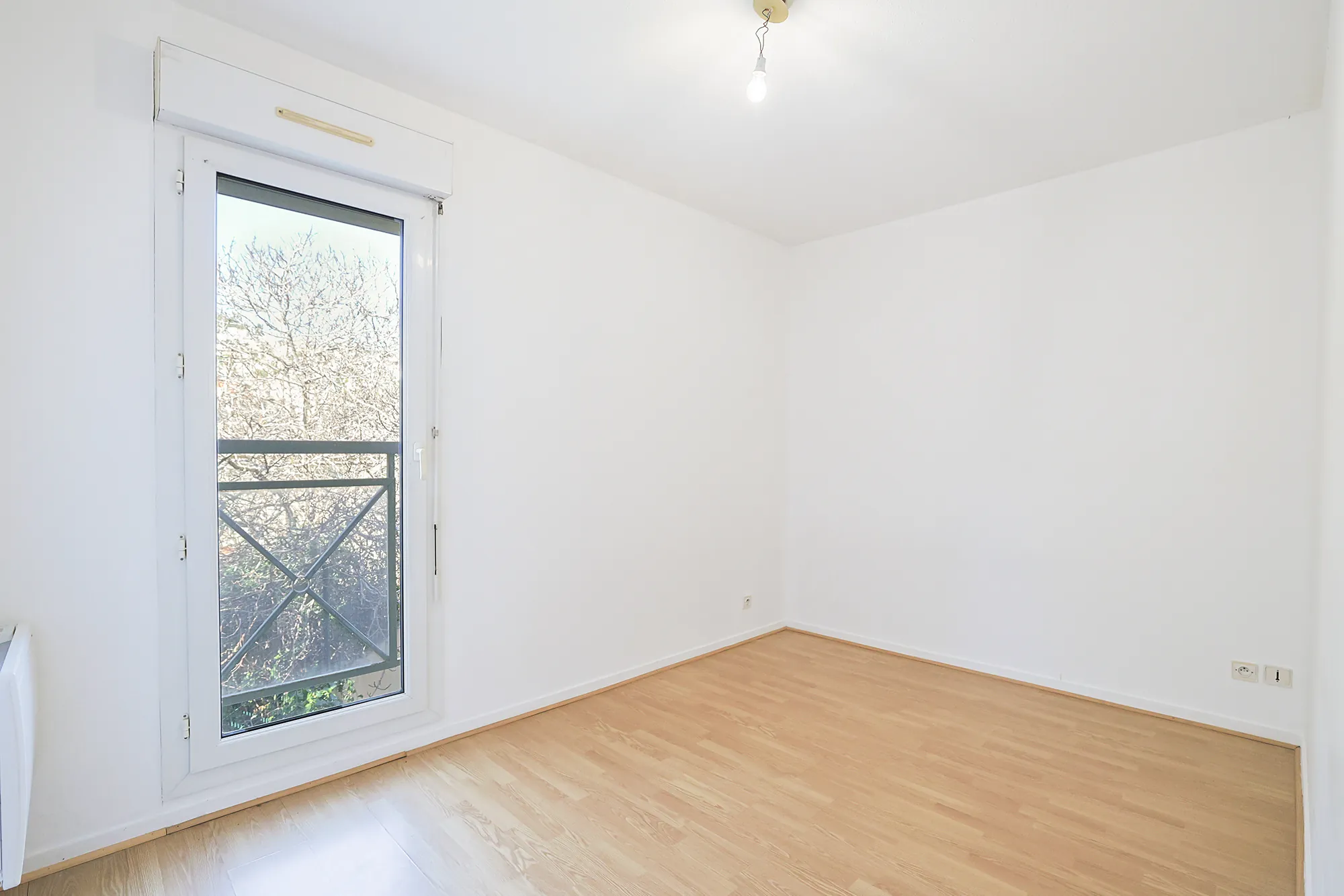 Appartement T3 de 73 m² avec balcon et parking à Hyères en vente 