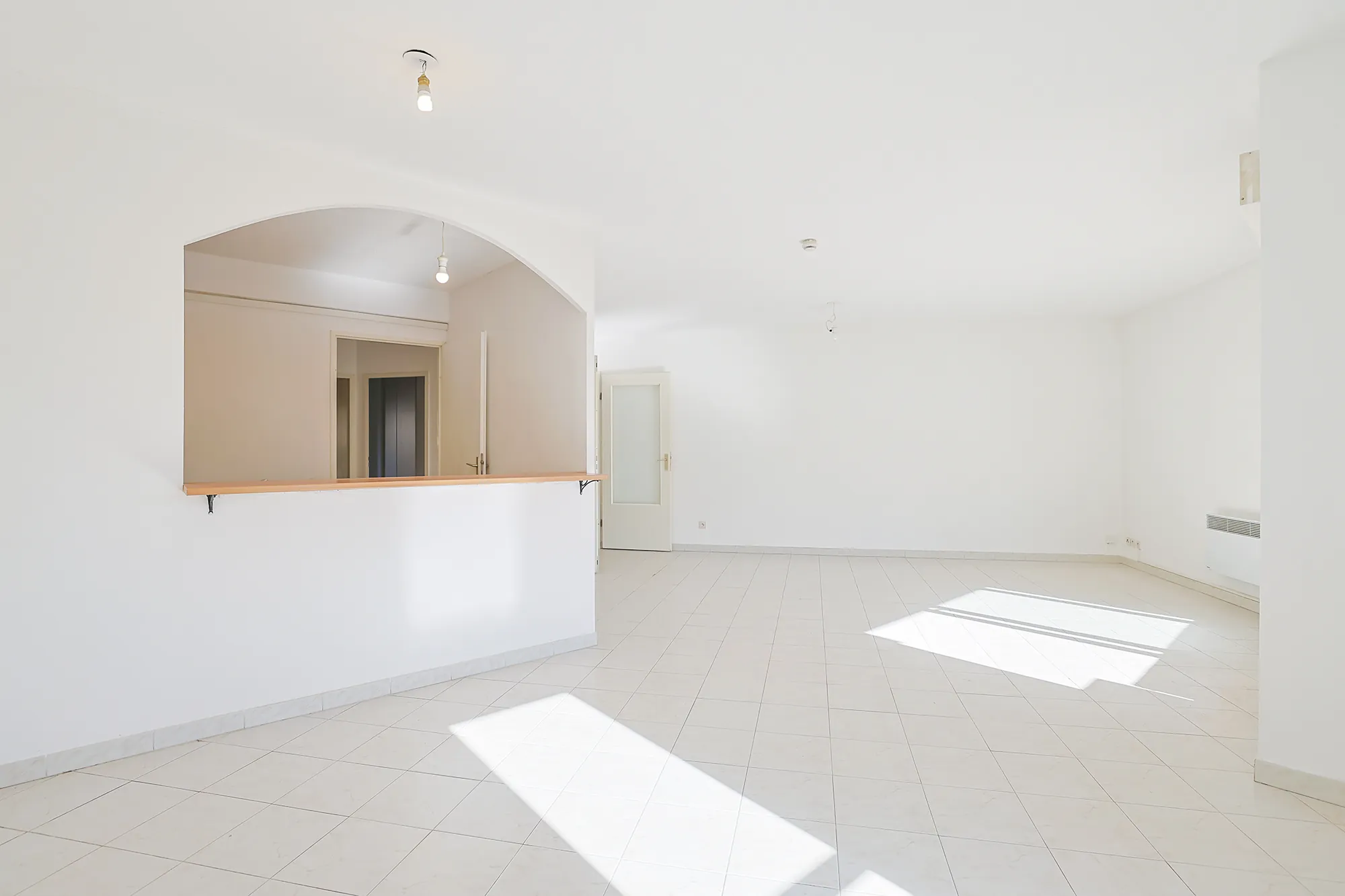 Appartement T3 de 73 m² avec balcon et parking à Hyères en vente 