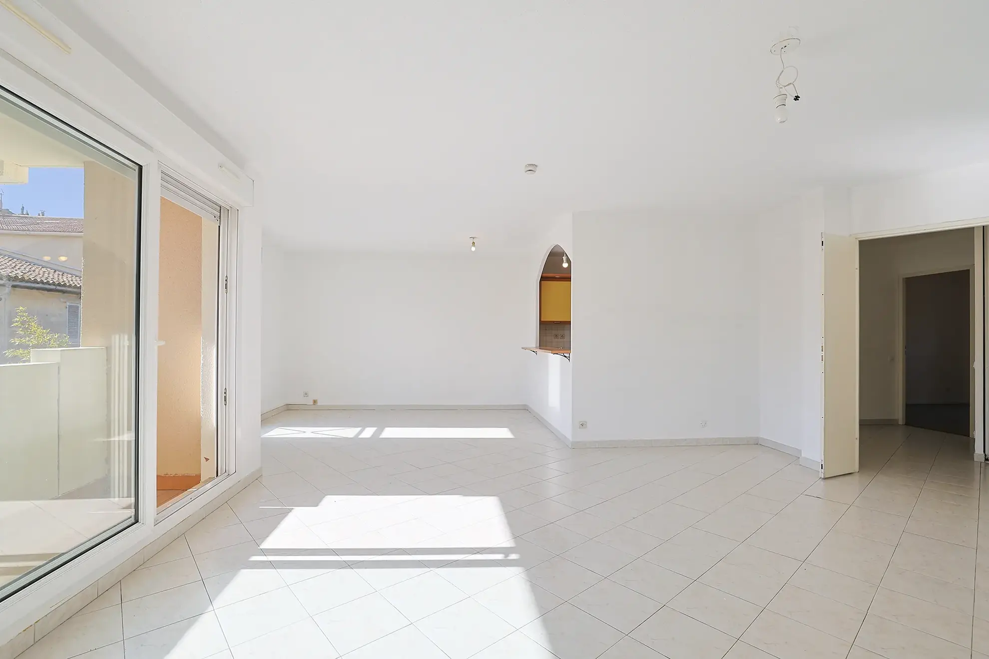 Appartement T3 de 73 m² avec balcon et parking à Hyères en vente 