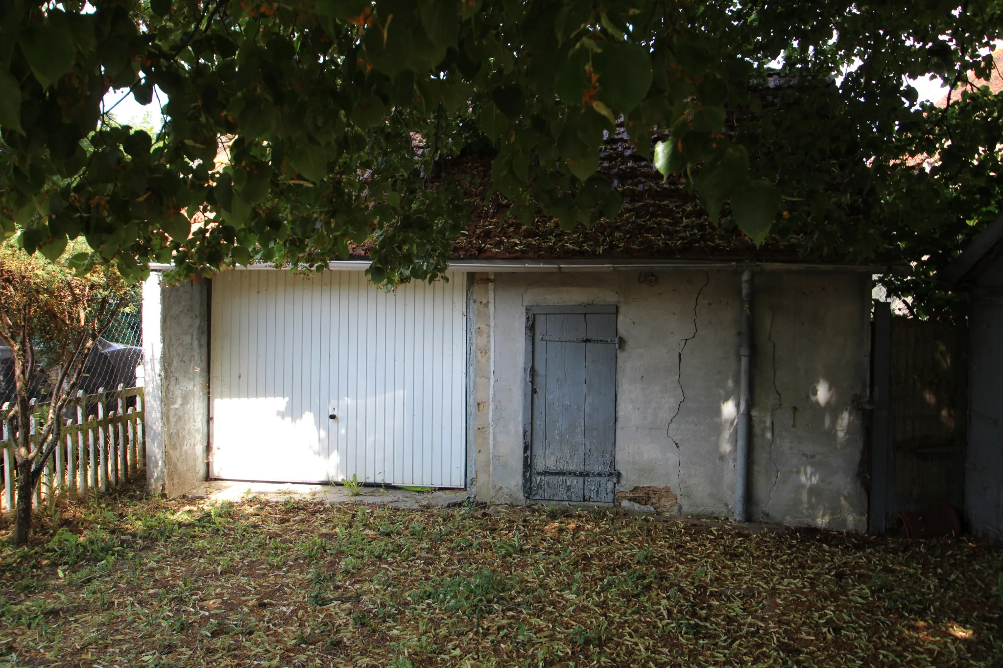 Maison 2 chambres à Bourbon Lancy avec jardin et garage 
