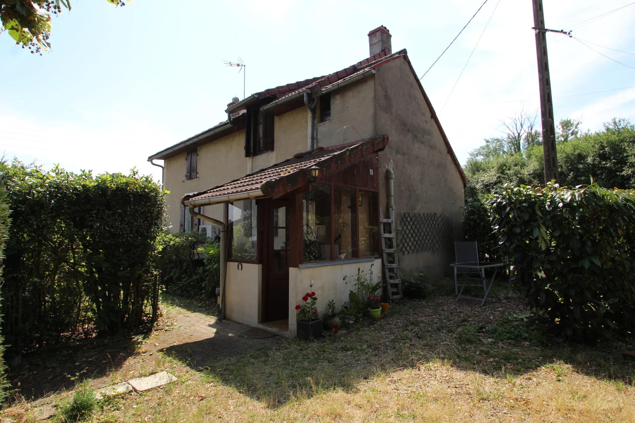Maison 2 chambres à Bourbon Lancy avec jardin et garage 