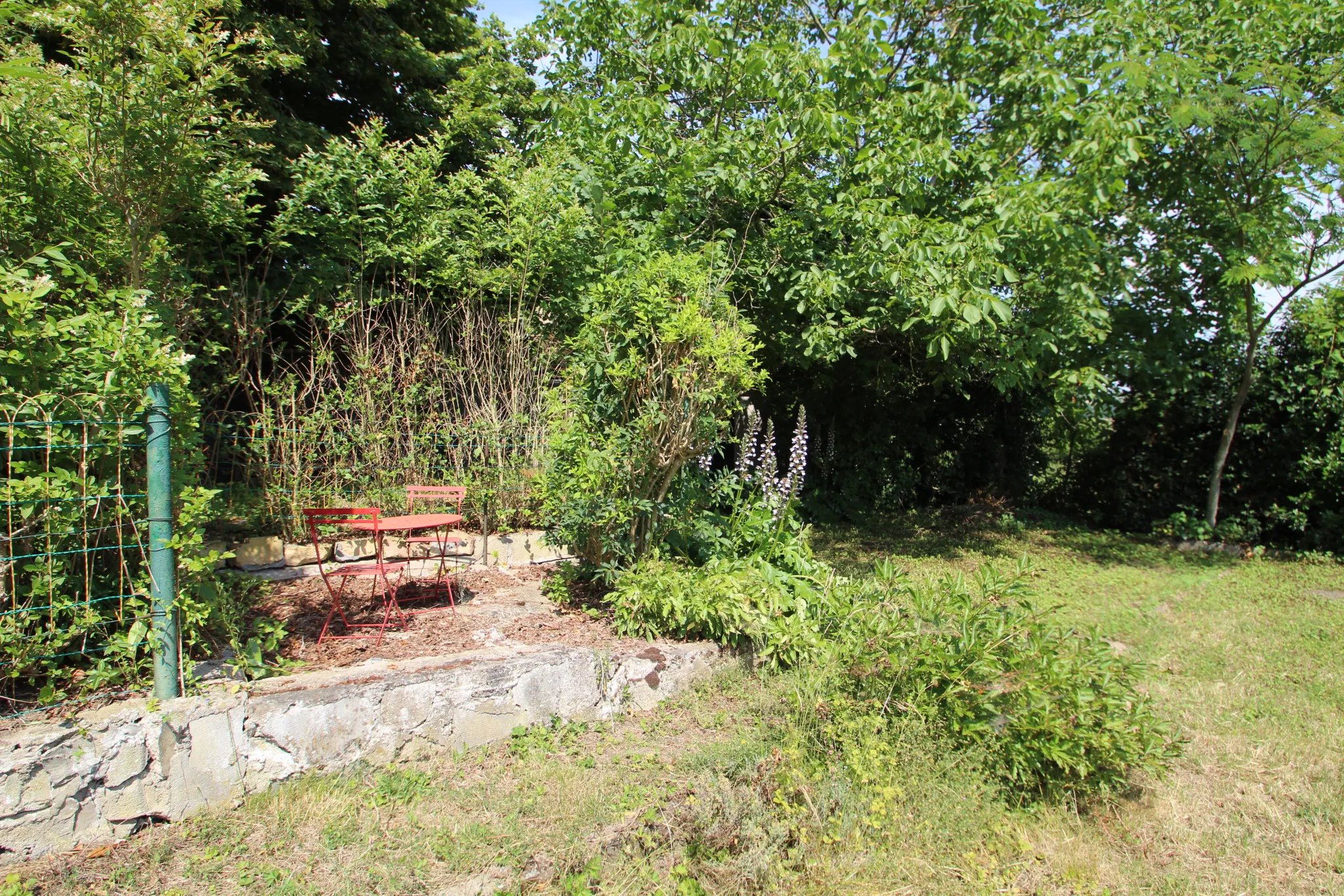 Maison 2 chambres à Bourbon Lancy avec jardin et garage 