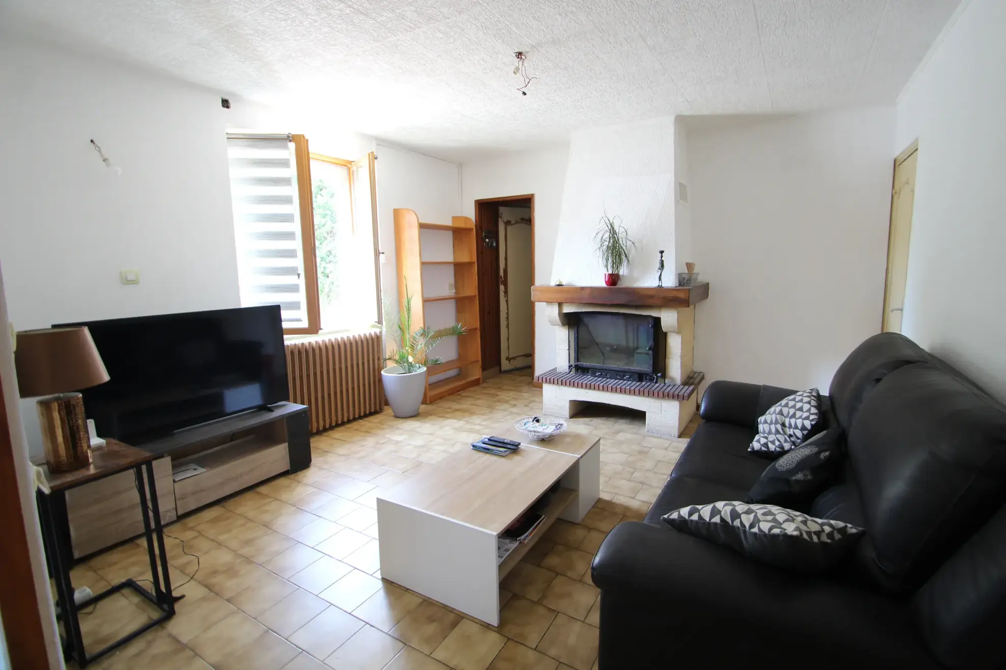 Maison 2 chambres à Bourbon Lancy avec jardin et garage 