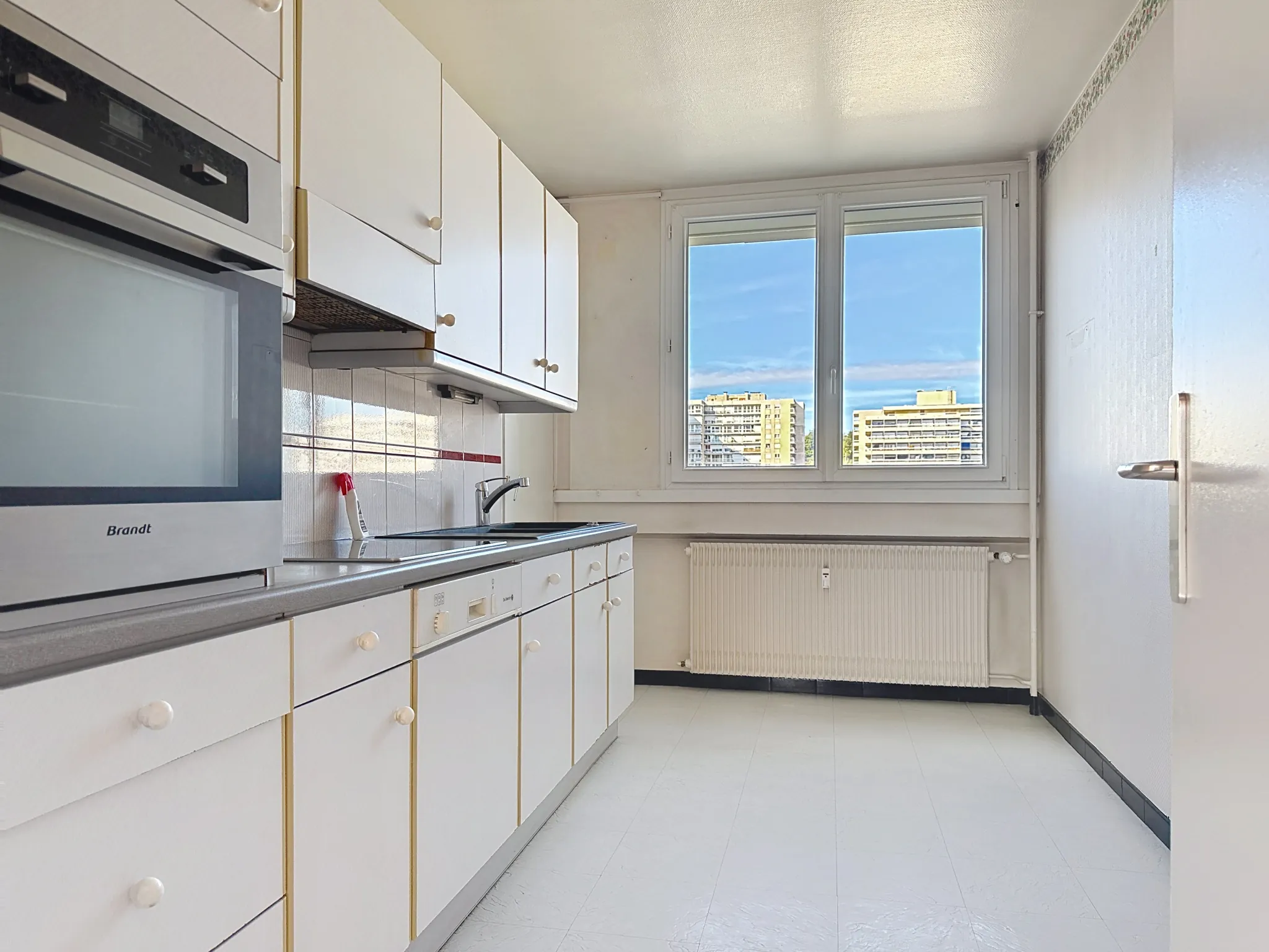 Vente appartement T4 de 92 m² avec balcon à Saint-Étienne Centre 
