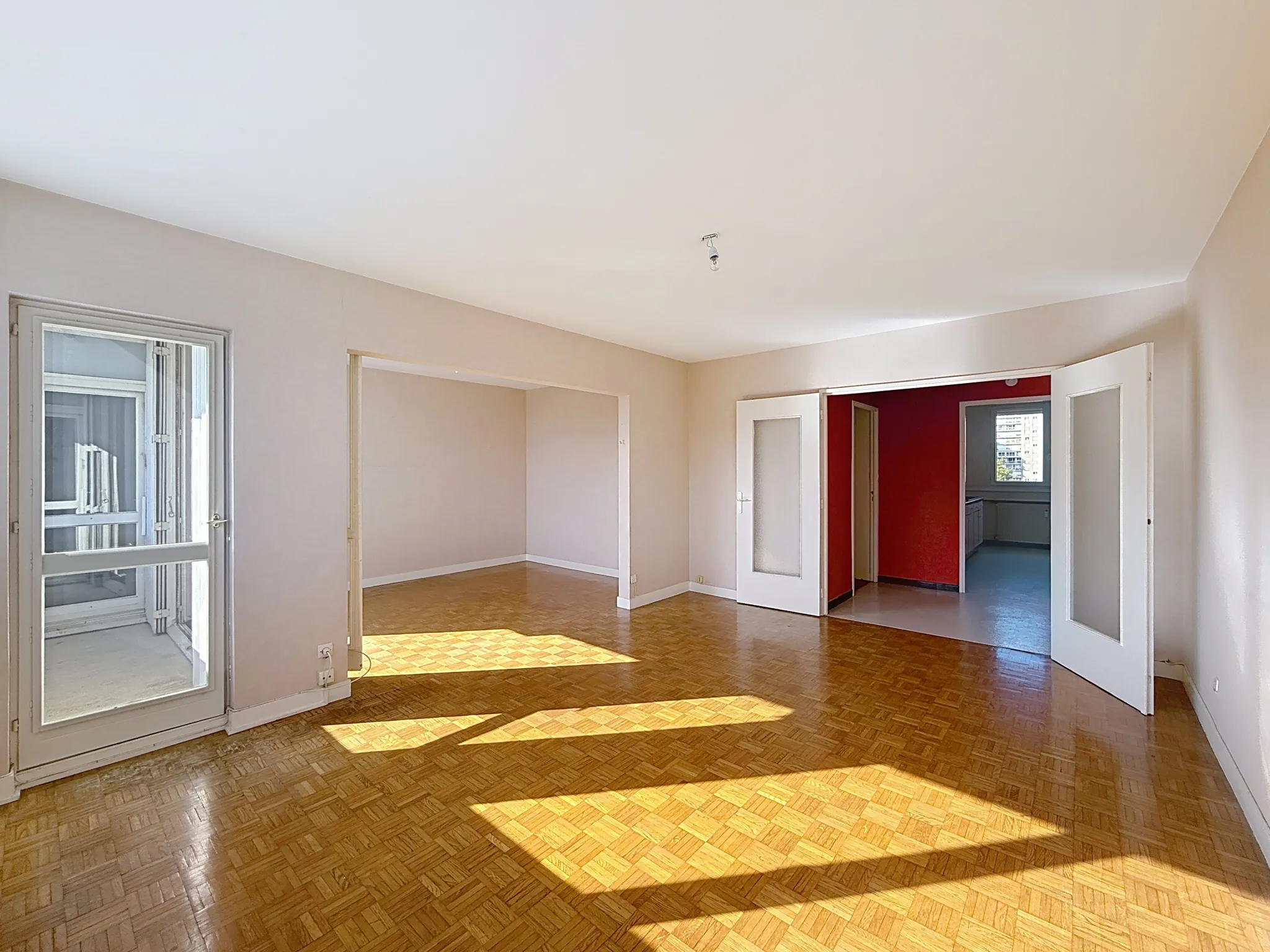 Vente appartement T4 de 92 m² avec balcon à Saint-Étienne Centre 