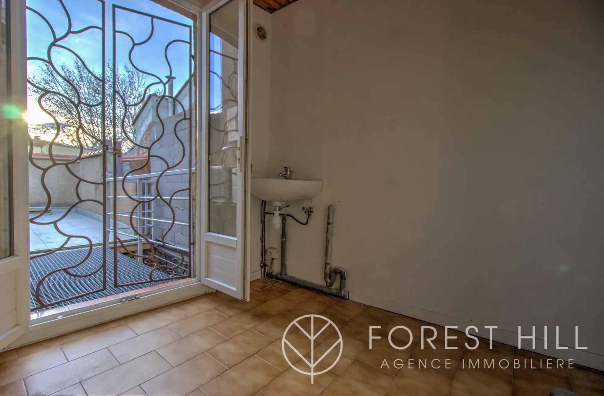 Maison 5 chambres à Thuir en centre-ville avec terrasses 