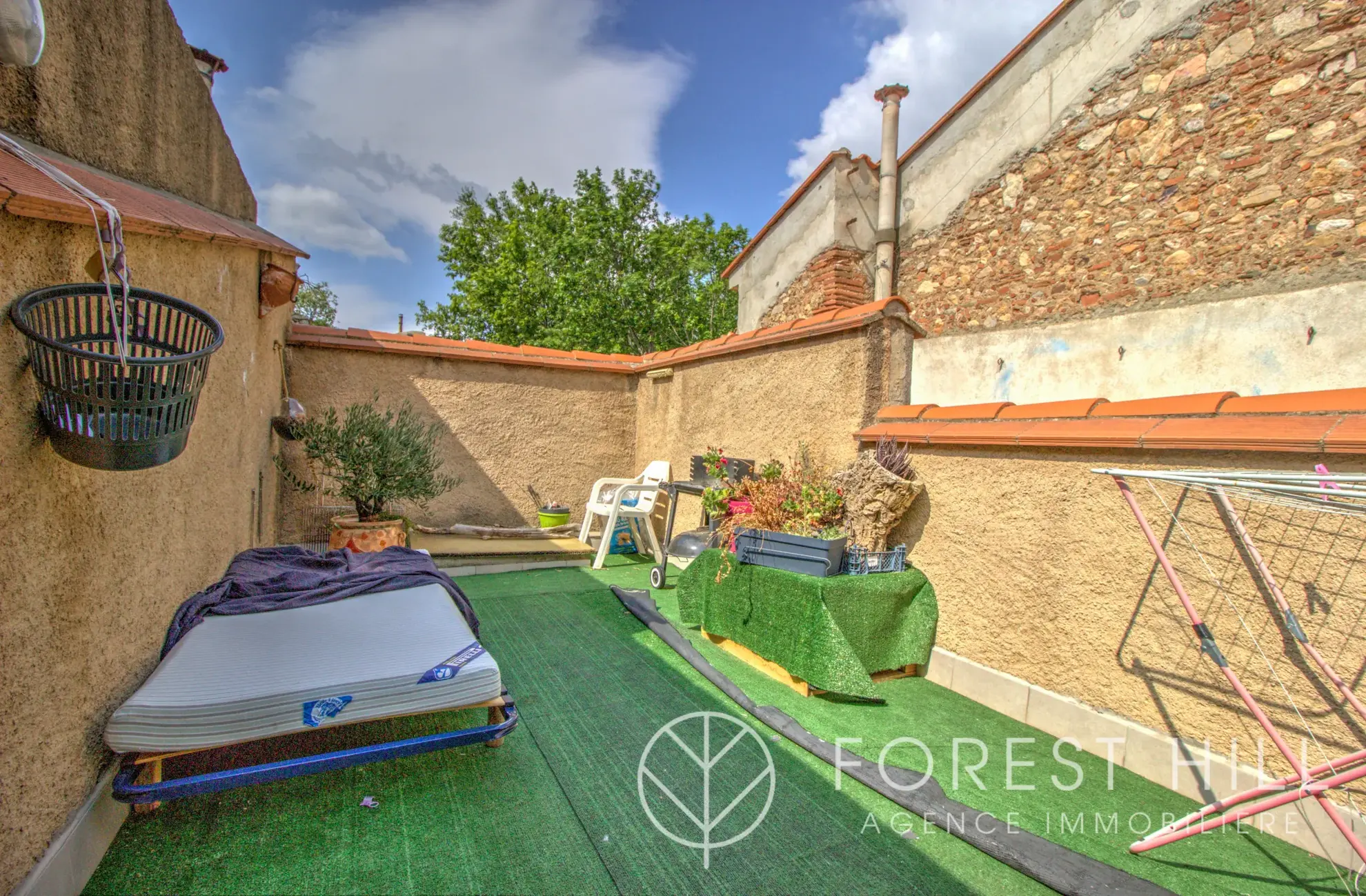 Maison 5 chambres à Thuir en centre-ville avec terrasses 