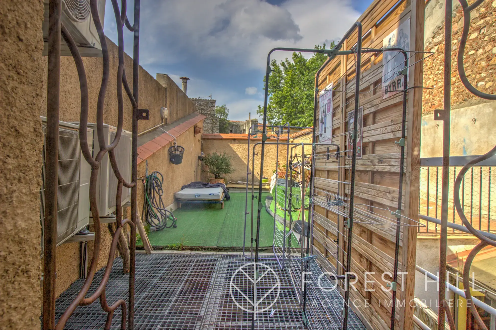 Maison 5 chambres à Thuir en centre-ville avec terrasses 