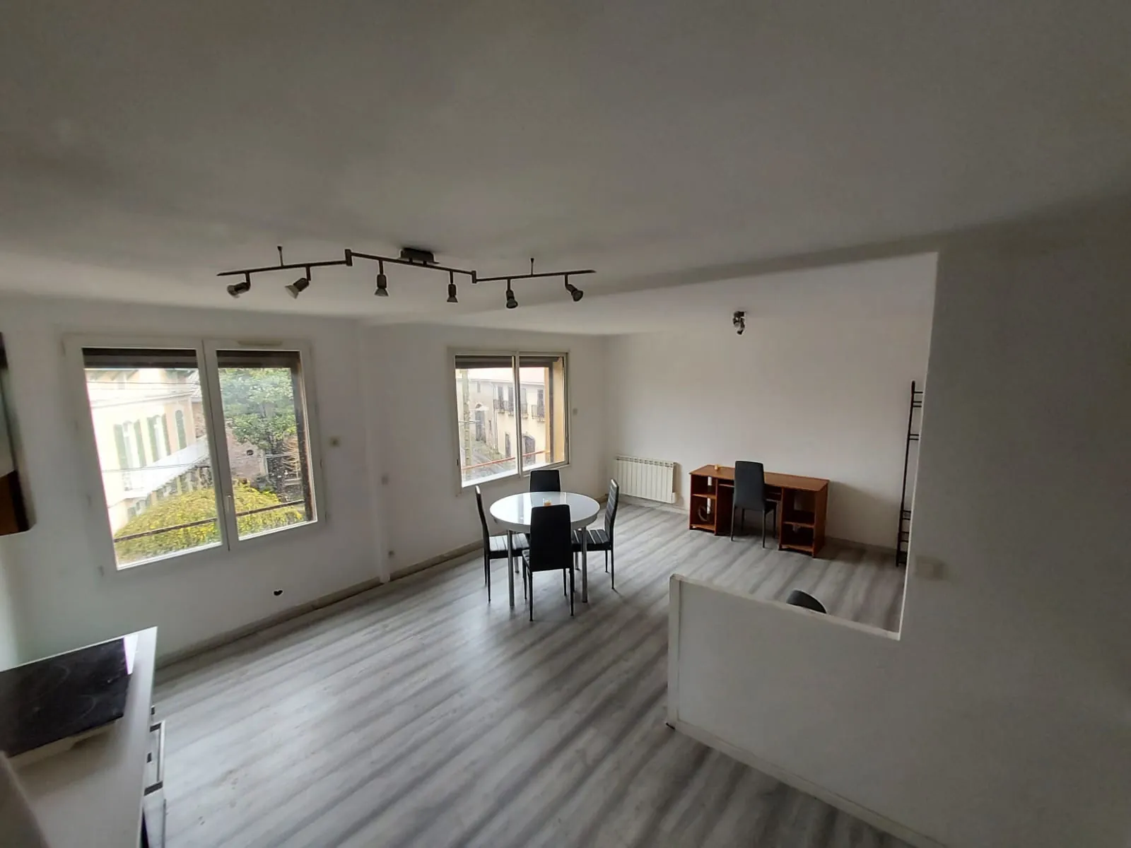 Appartement 3 pièces à vendre de 69,49 m² à Agde, proche commodités 