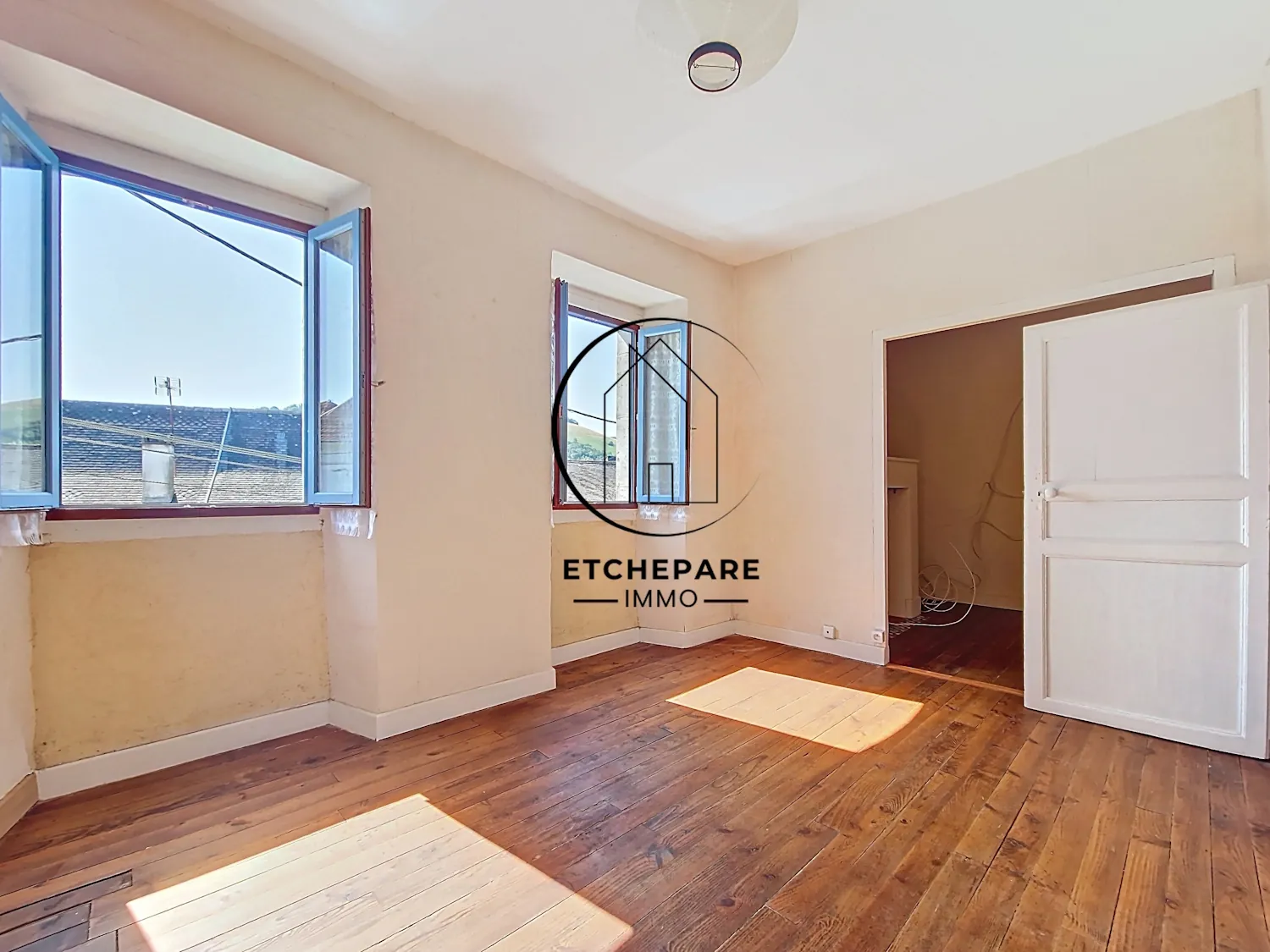 Charme et potentiel dans cette maison de ville à Mauléon-Licharre 