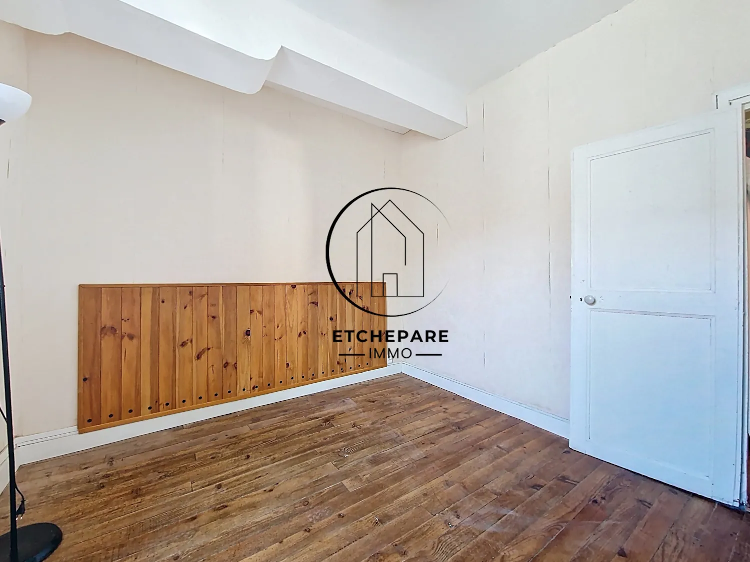 Charme et potentiel dans cette maison de ville à Mauléon-Licharre 