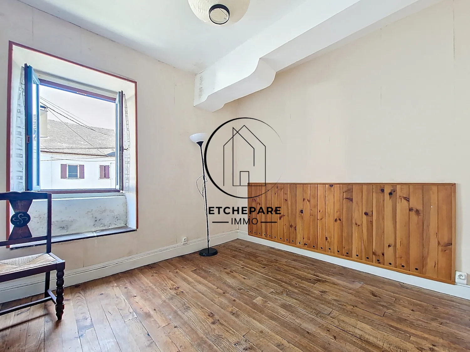 Charme et potentiel dans cette maison de ville à Mauléon-Licharre 