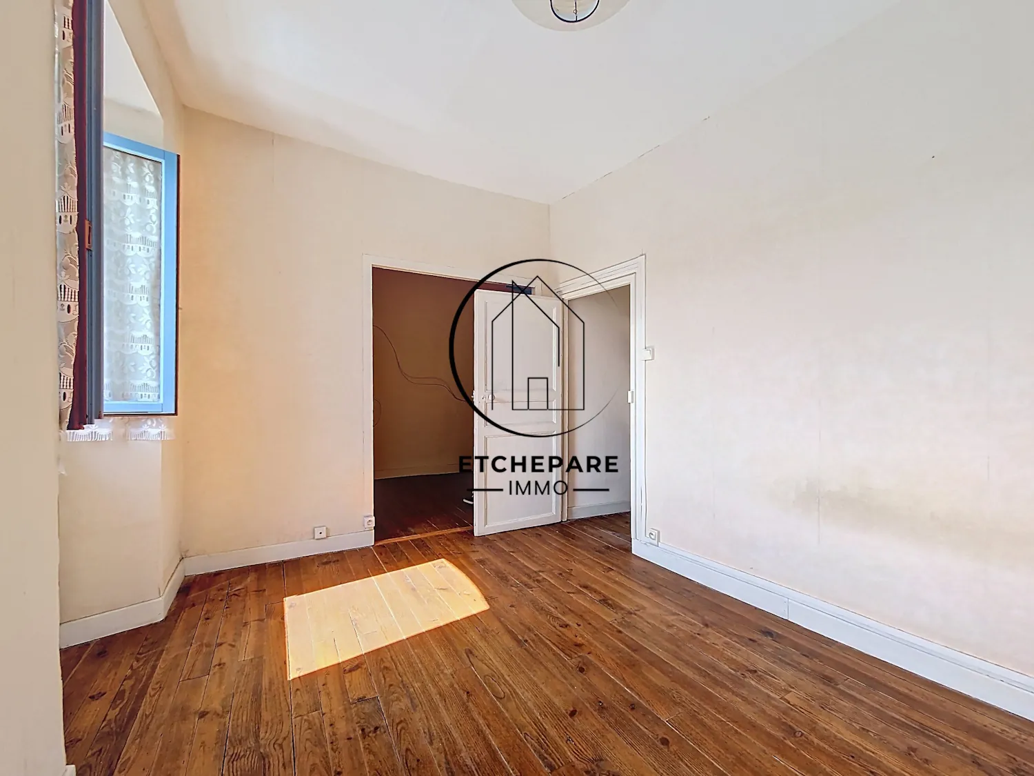 Charme et potentiel dans cette maison de ville à Mauléon-Licharre 