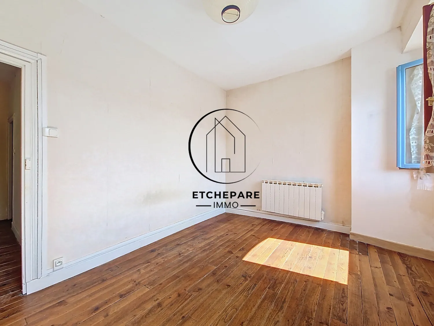 Charme et potentiel dans cette maison de ville à Mauléon-Licharre 