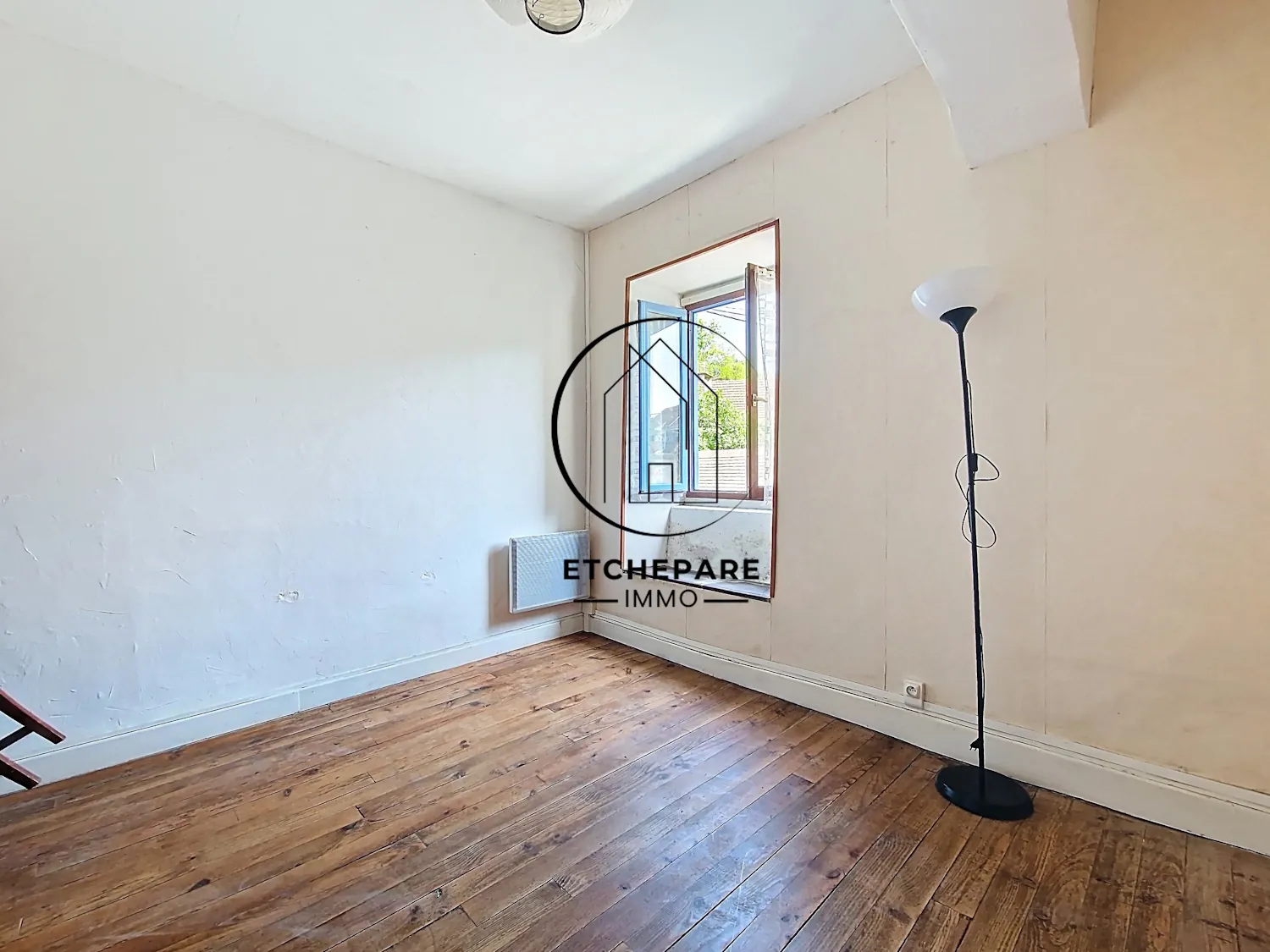 Charme et potentiel dans cette maison de ville à Mauléon-Licharre 