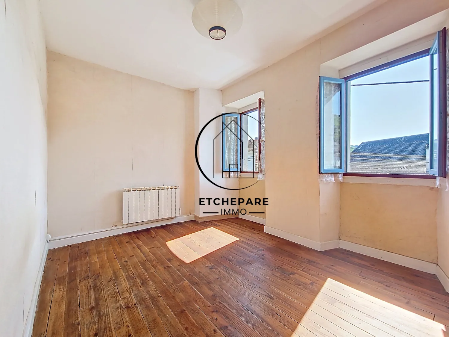 Charme et potentiel dans cette maison de ville à Mauléon-Licharre 