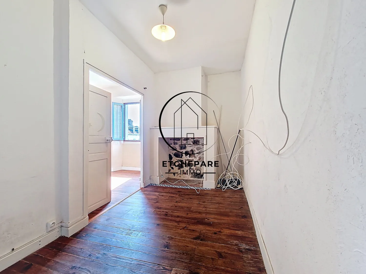 Charme et potentiel dans cette maison de ville à Mauléon-Licharre 