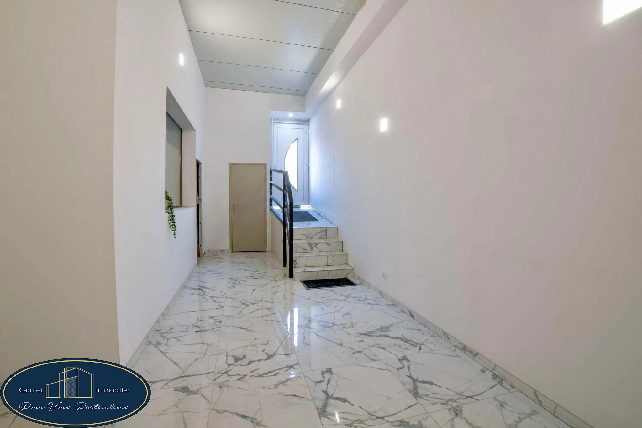 Immeuble à vendre de 5 lots à Trith-Saint-Léger, 300 m², emplacement stratégique 