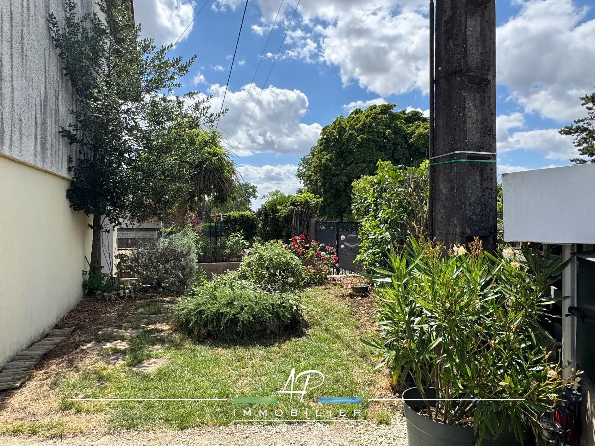 Maison individuelle à vendre à Belleneuve, 3 chambres, avec grand terrain 