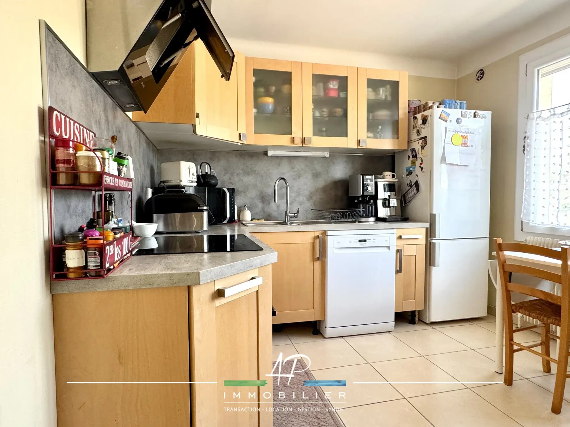 Maison individuelle à vendre à Belleneuve, 3 chambres, avec grand terrain 