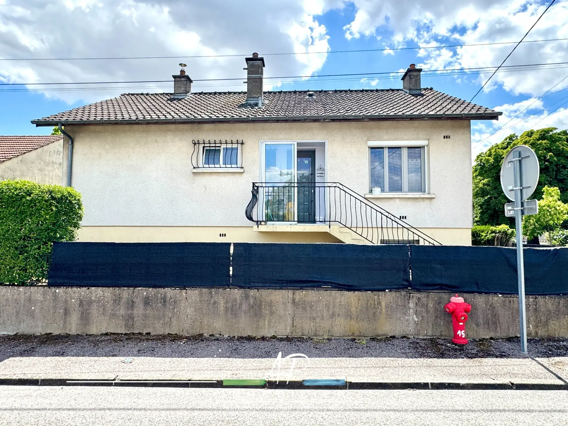 Maison individuelle à vendre à Belleneuve, 3 chambres, avec grand terrain 