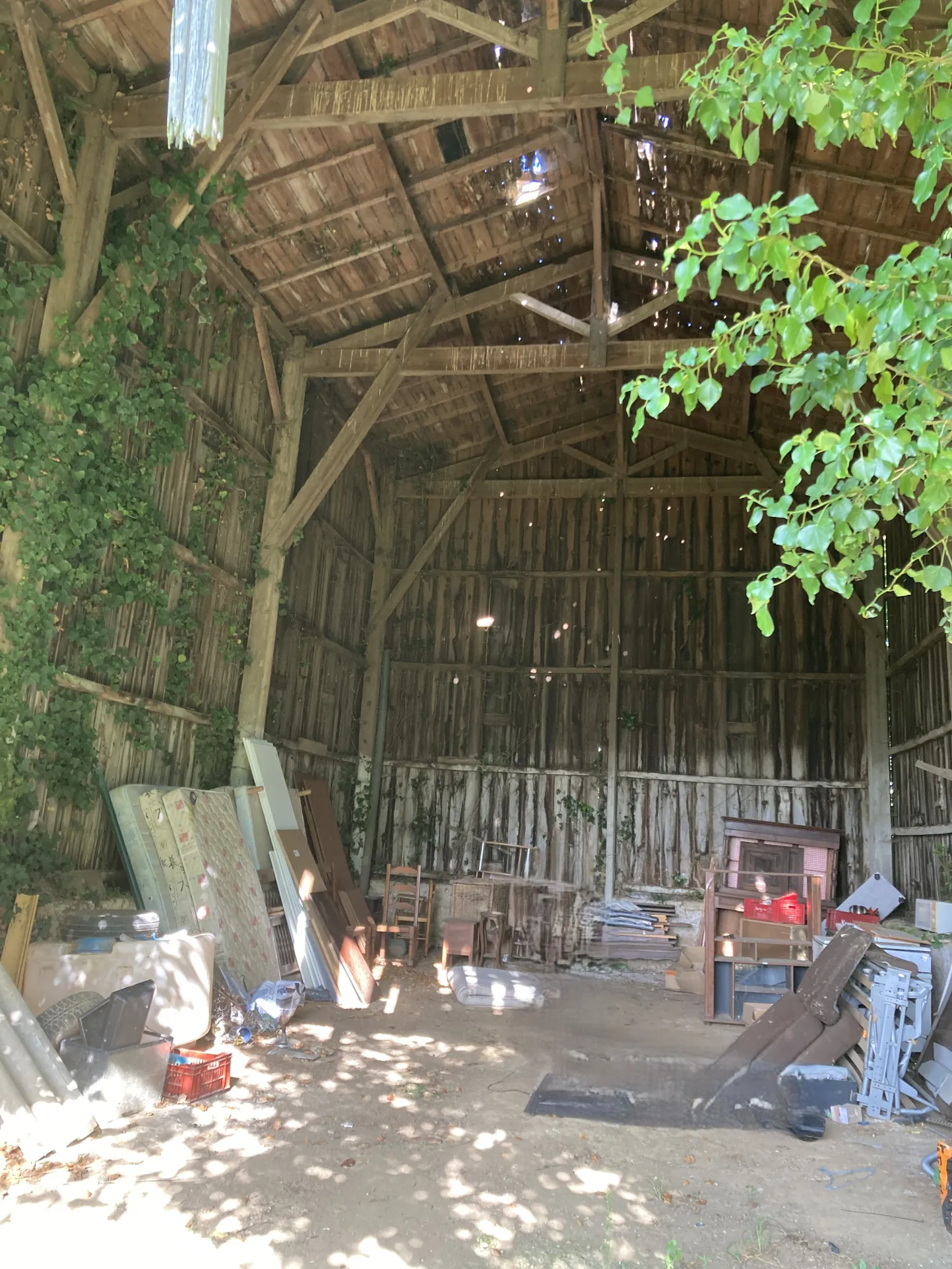 Maison en pierre à rénover à La Réole avec grand terrain et vue dégagée 