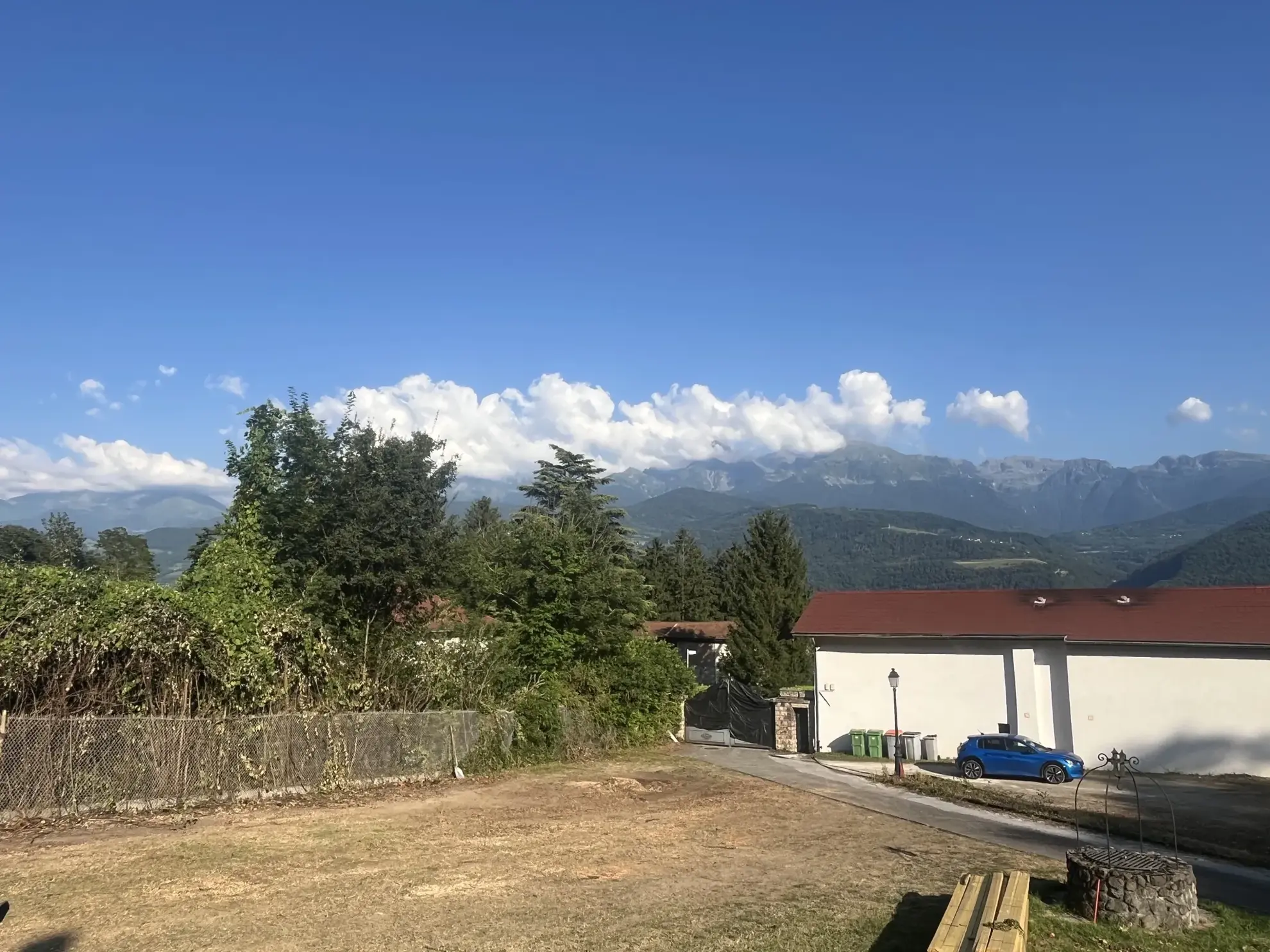 Terrain constructible de 419 m² à Montbonnot, idéal pour votre projet immobilier 