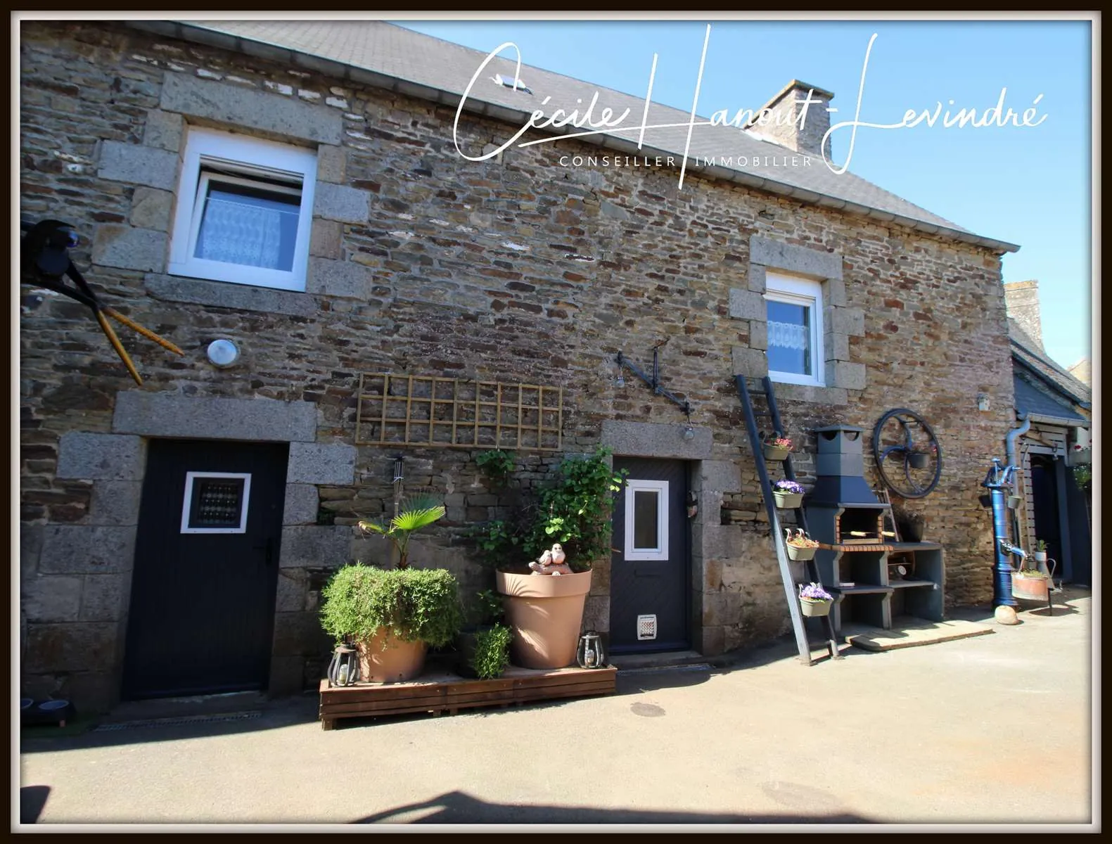 Maison en pierre de 100 m² avec dépendance à Pleine-Fougères proche Mont-Saint-Michel 