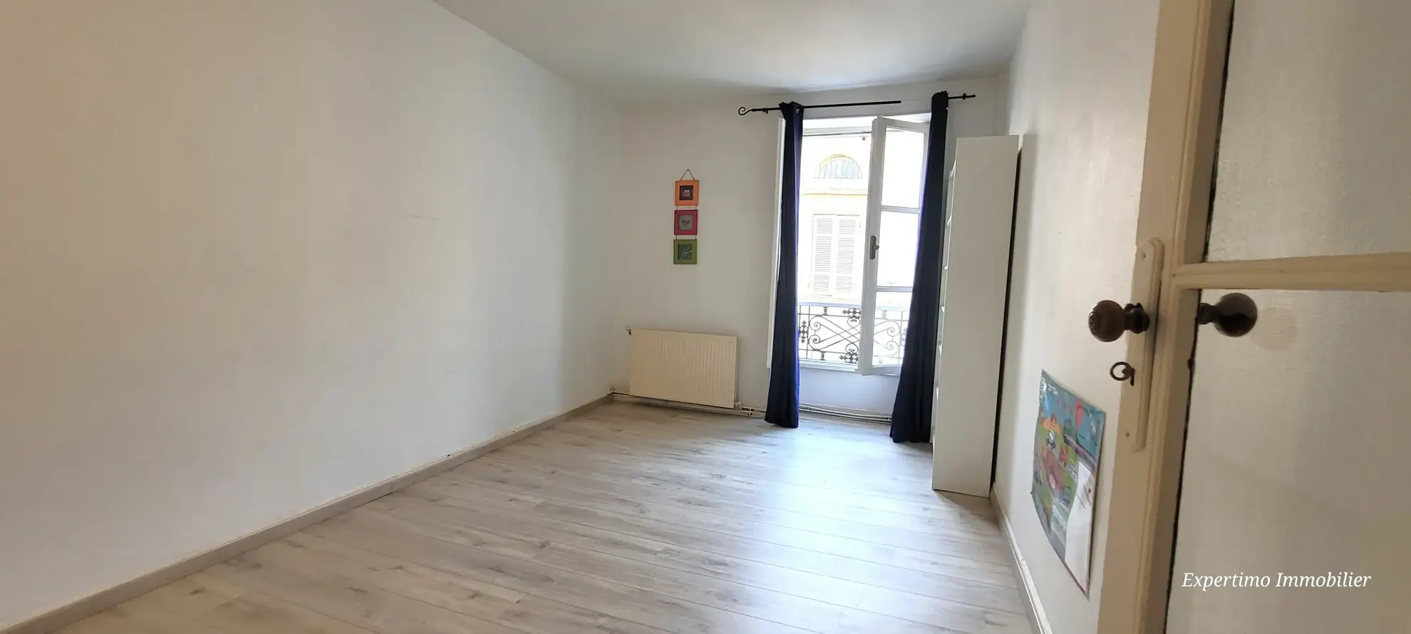 Spacieuse maison de ville à Jonzac avec cour et dépendance — 279 m² 