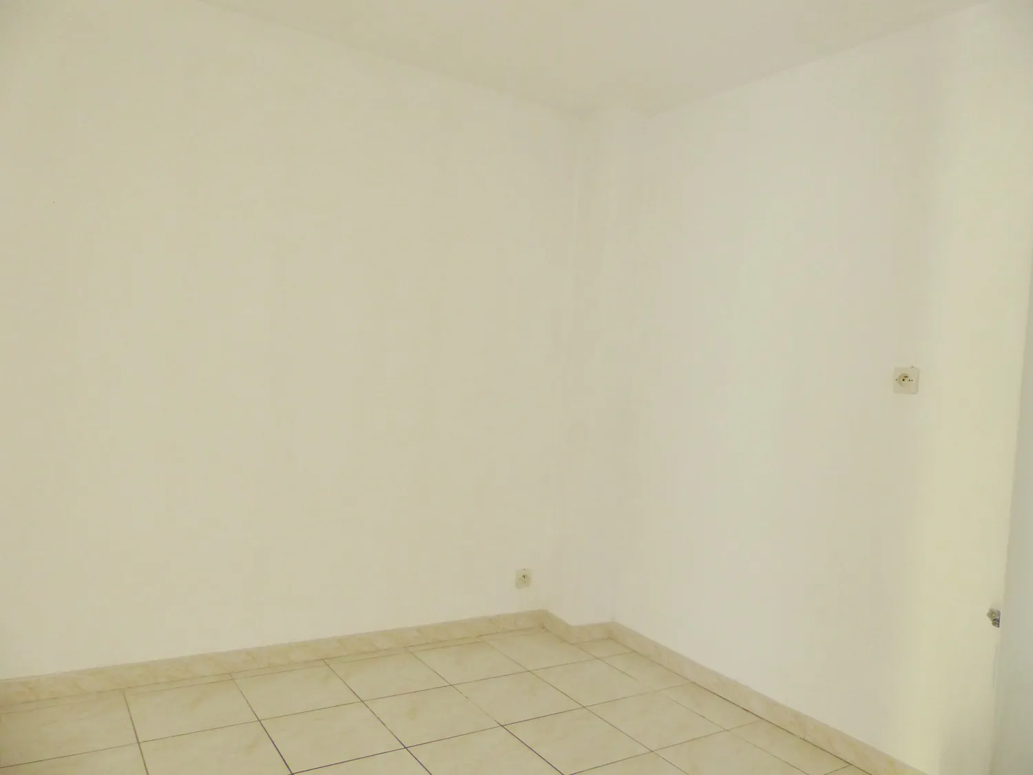Appartement F5 rénové avec 4 chambres en centre-ville de Lamalou-les-Bains 