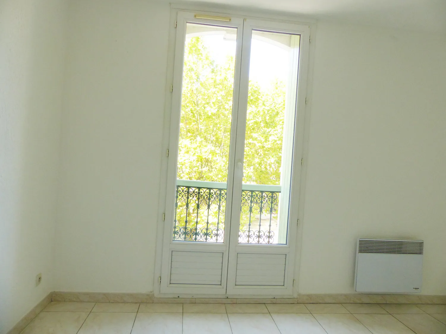 Appartement F5 rénové avec 4 chambres en centre-ville de Lamalou-les-Bains 