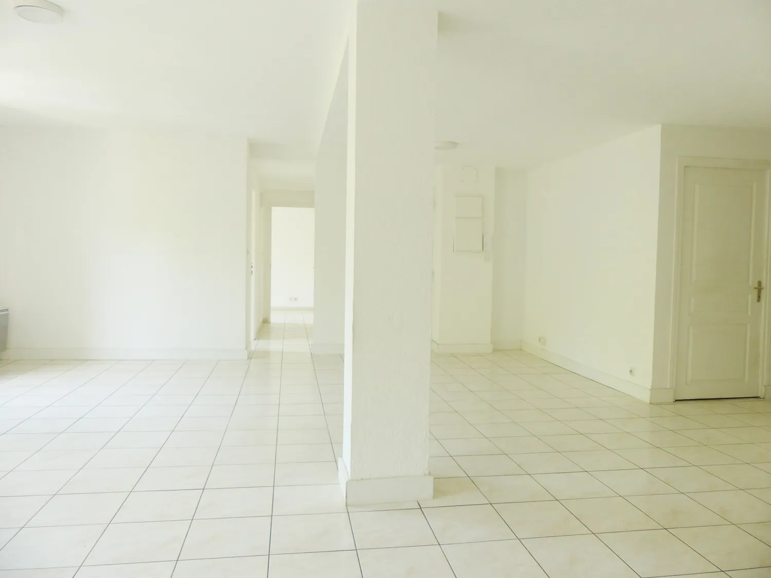 Appartement F5 rénové avec 4 chambres en centre-ville de Lamalou-les-Bains 