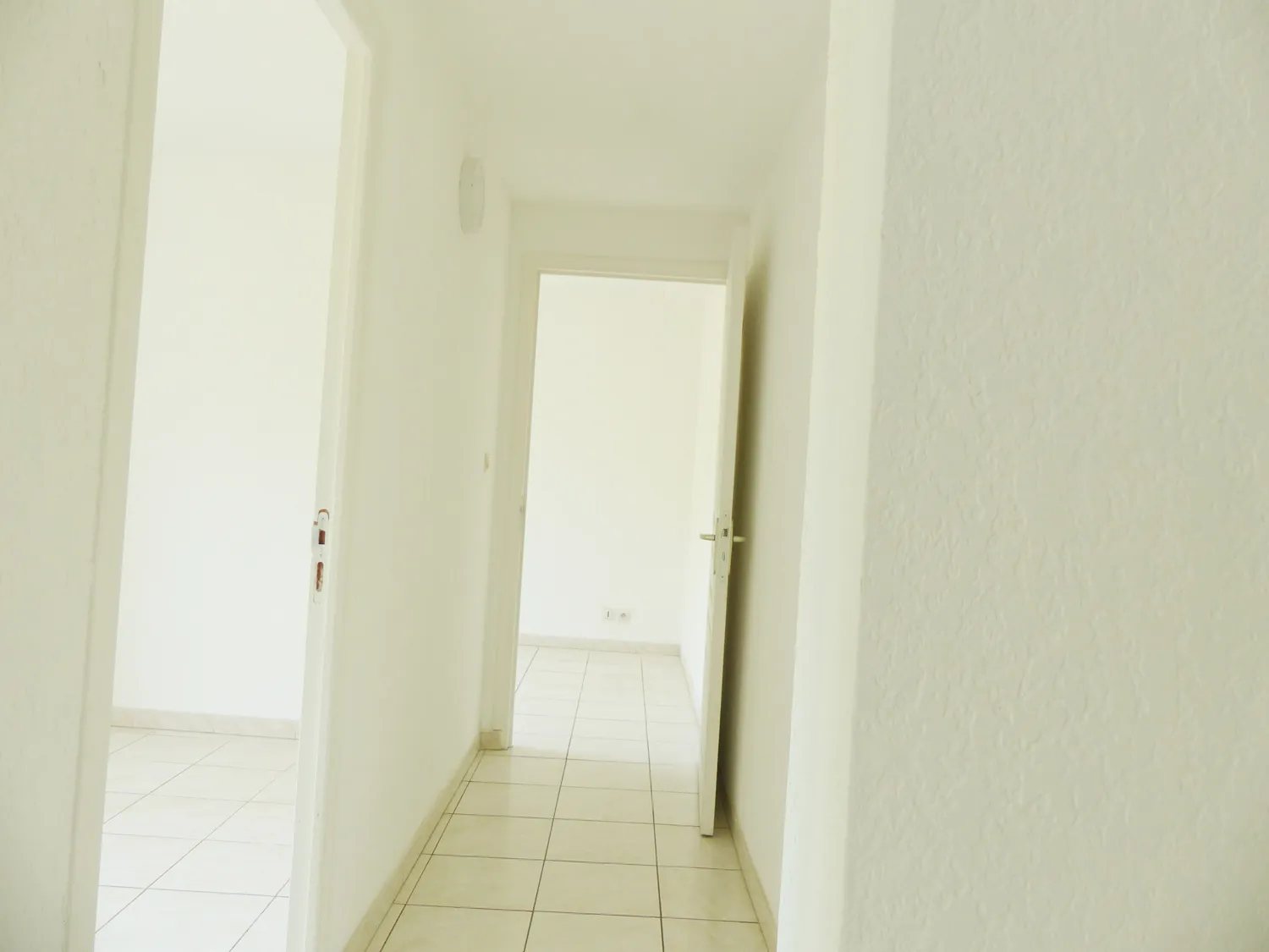 Appartement F5 rénové avec 4 chambres en centre-ville de Lamalou-les-Bains 
