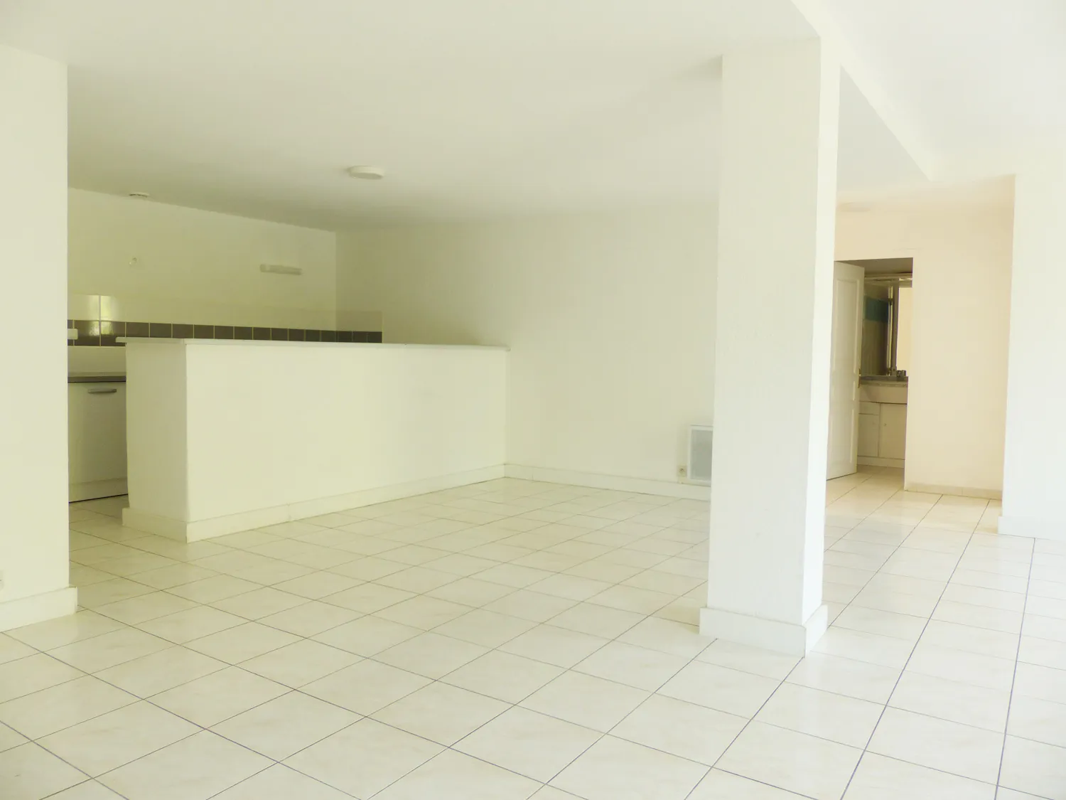 Appartement F5 rénové avec 4 chambres en centre-ville de Lamalou-les-Bains 