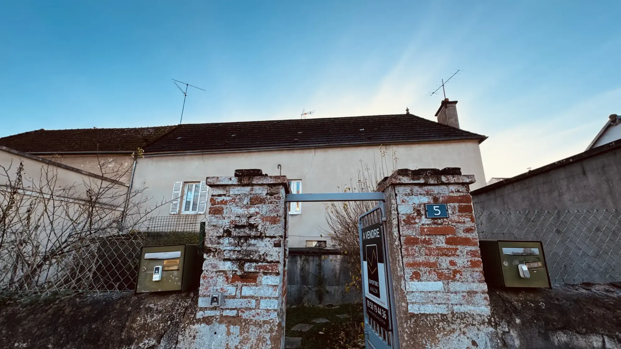 Ensemble immobilier à Avallon, potentiel de revenu jusqu'à 988 € par mois 