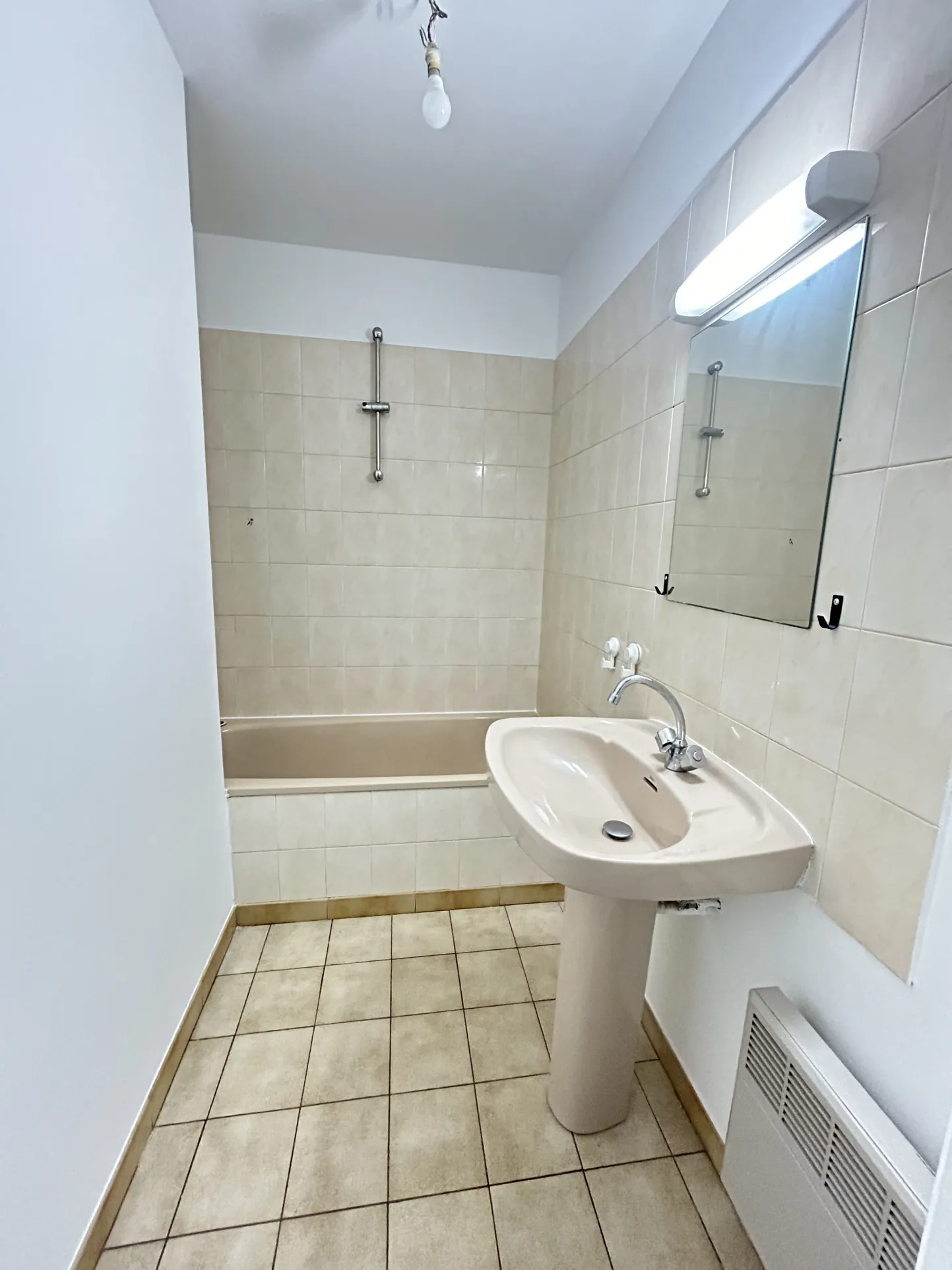 Appartements T2 à vendre à Toulouse avec terrasse et stationnement résidentiel 