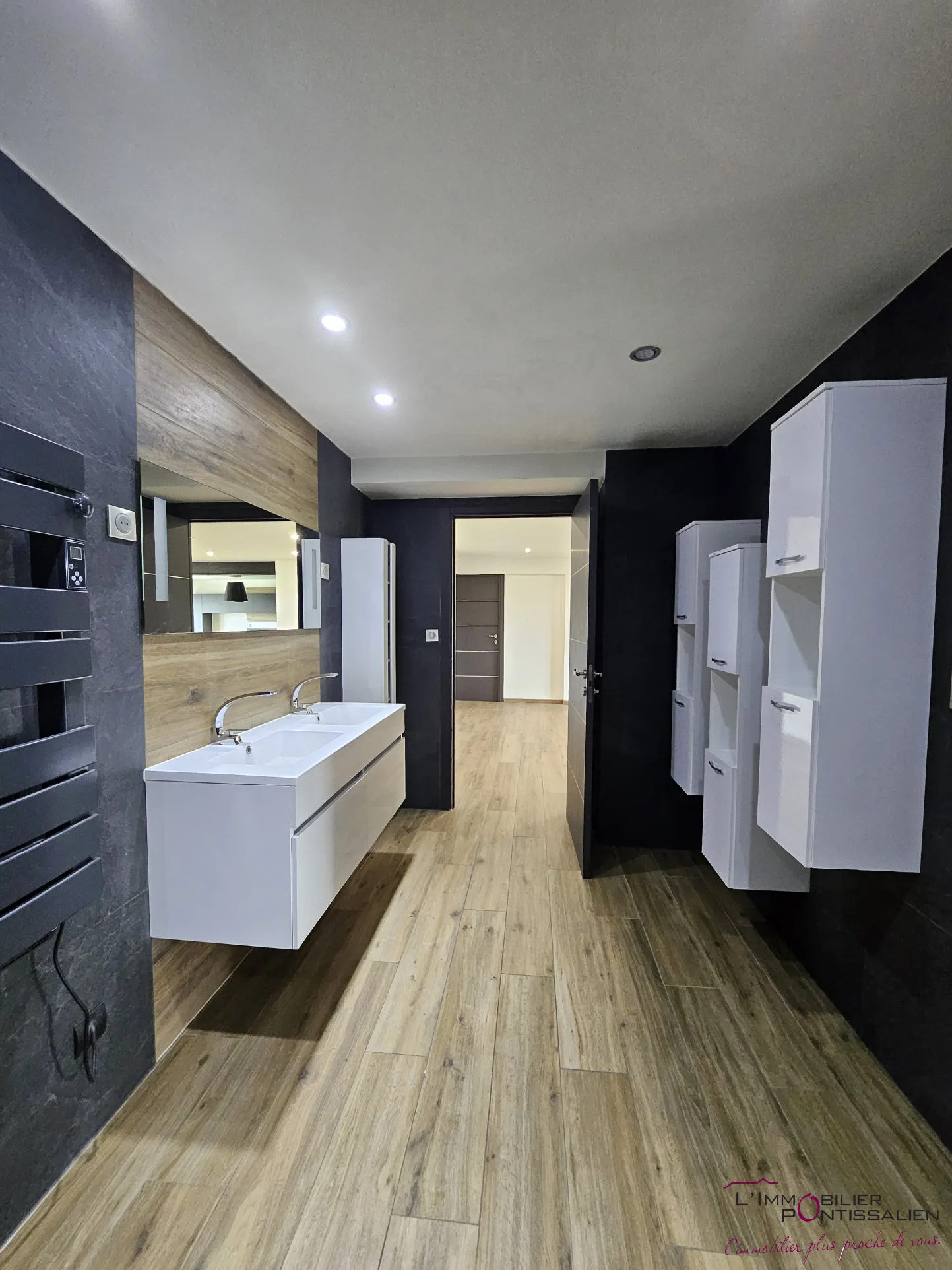 Appartement 3 pièces à Frasne avec grand potentiel de rénovation et garage 