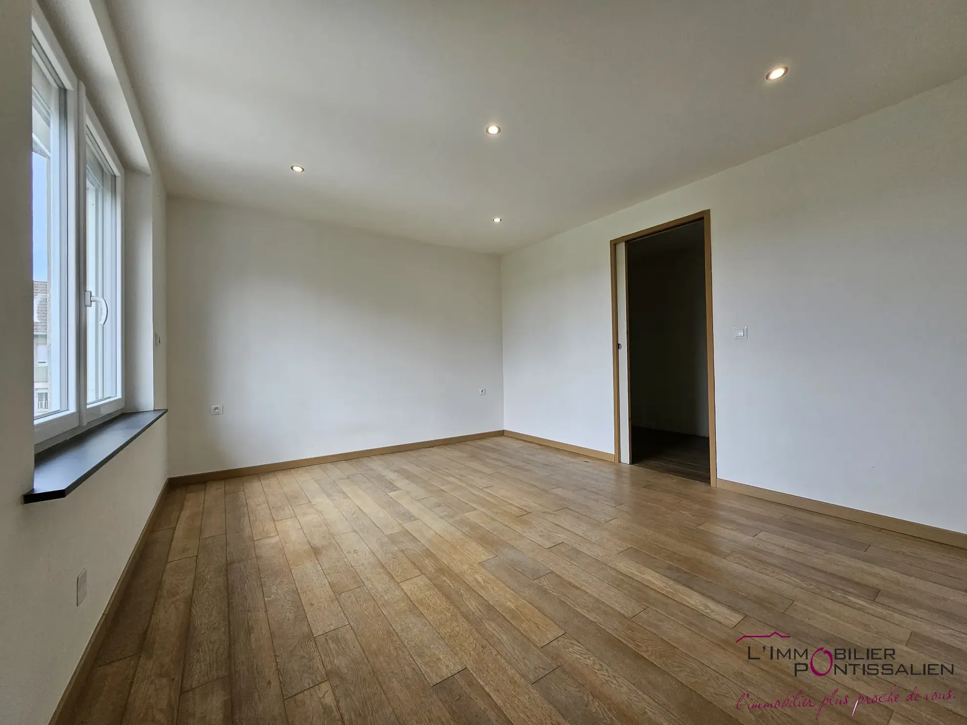 Appartement 3 pièces à Frasne avec grand potentiel de rénovation et garage 