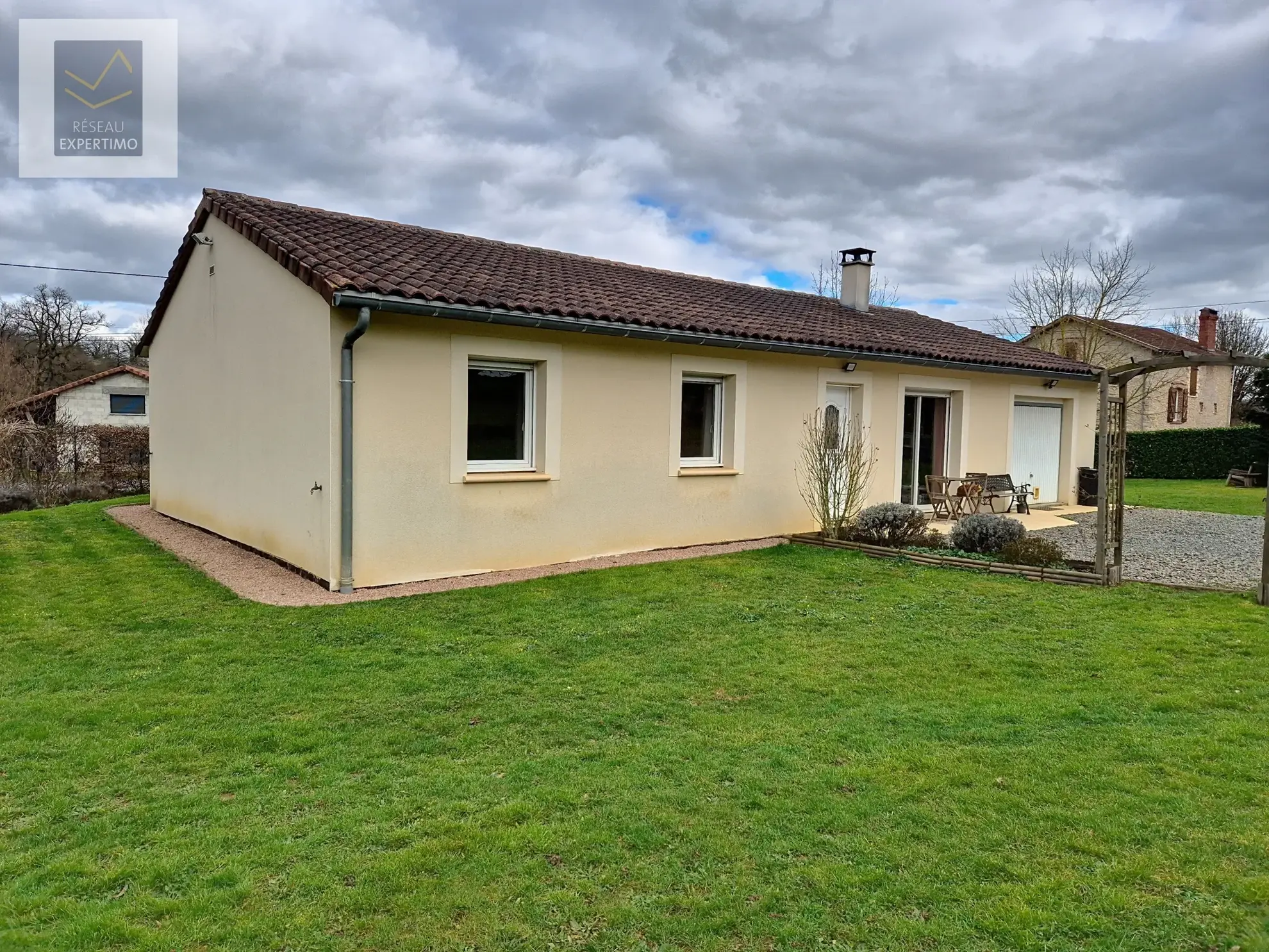 Très belle maison de plain-pied avec grand terrain près de Blagnac 
